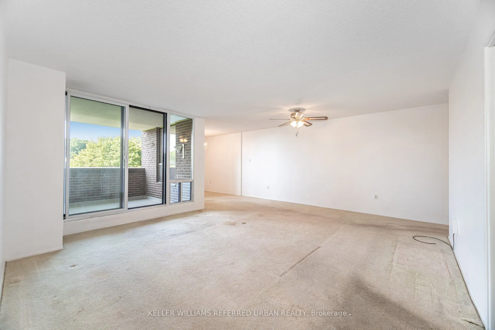 1515 Lakeshore Road E, #404