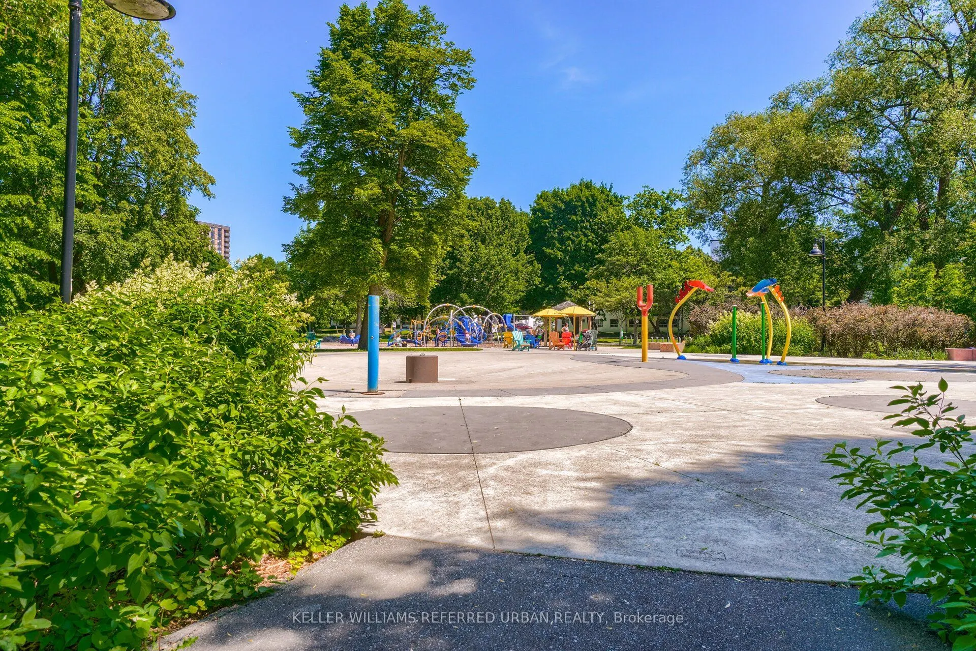 1515 Lakeshore Road E, #404