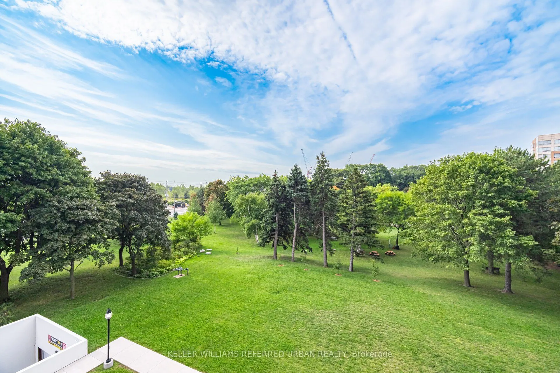 1515 Lakeshore Road E, #404