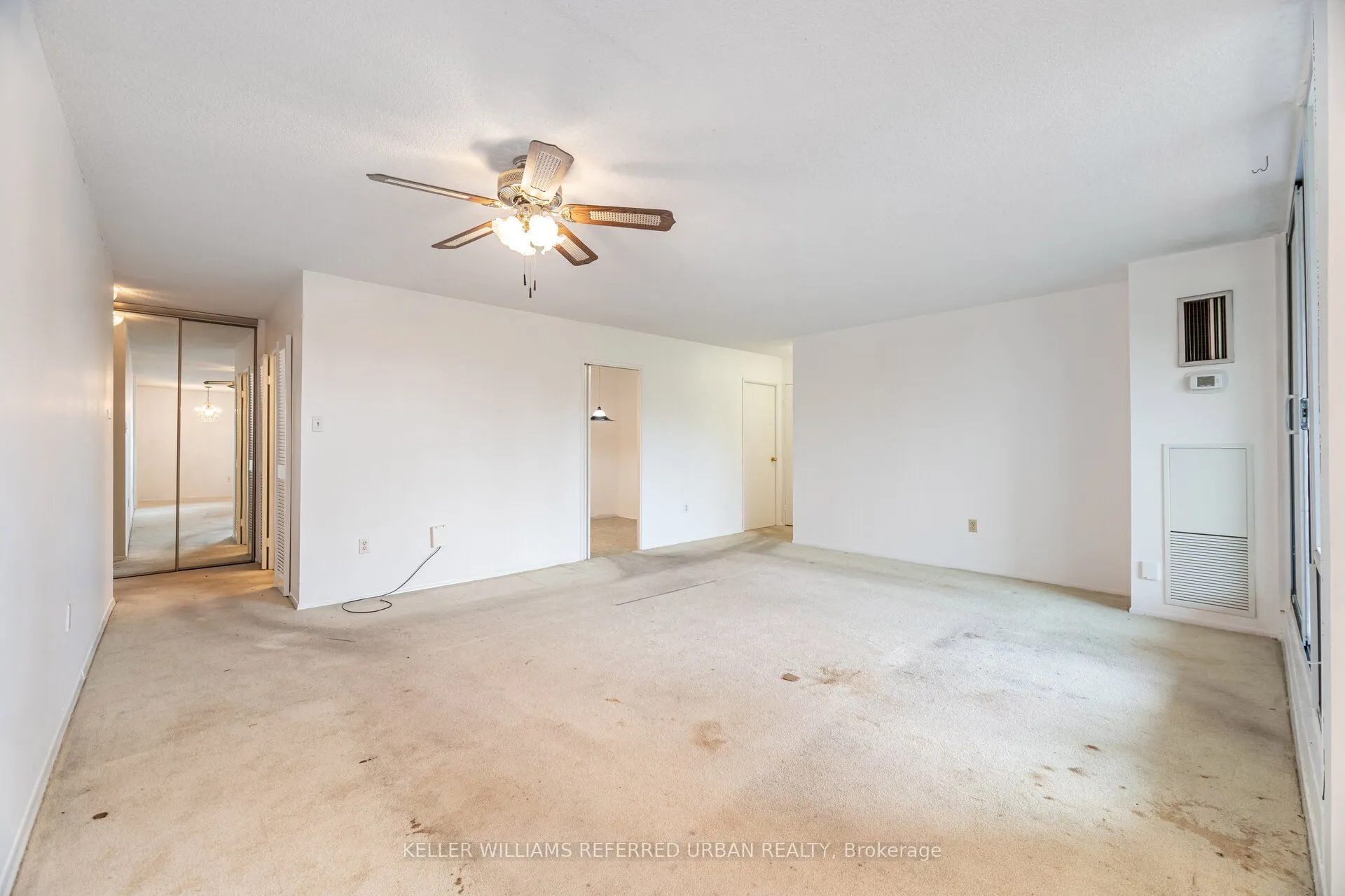 1515 Lakeshore Road E, #404