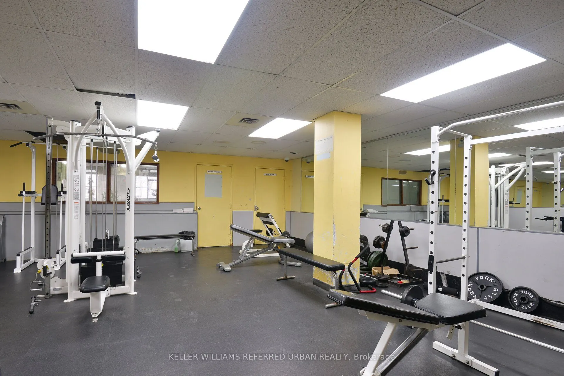1515 Lakeshore Road E, #404