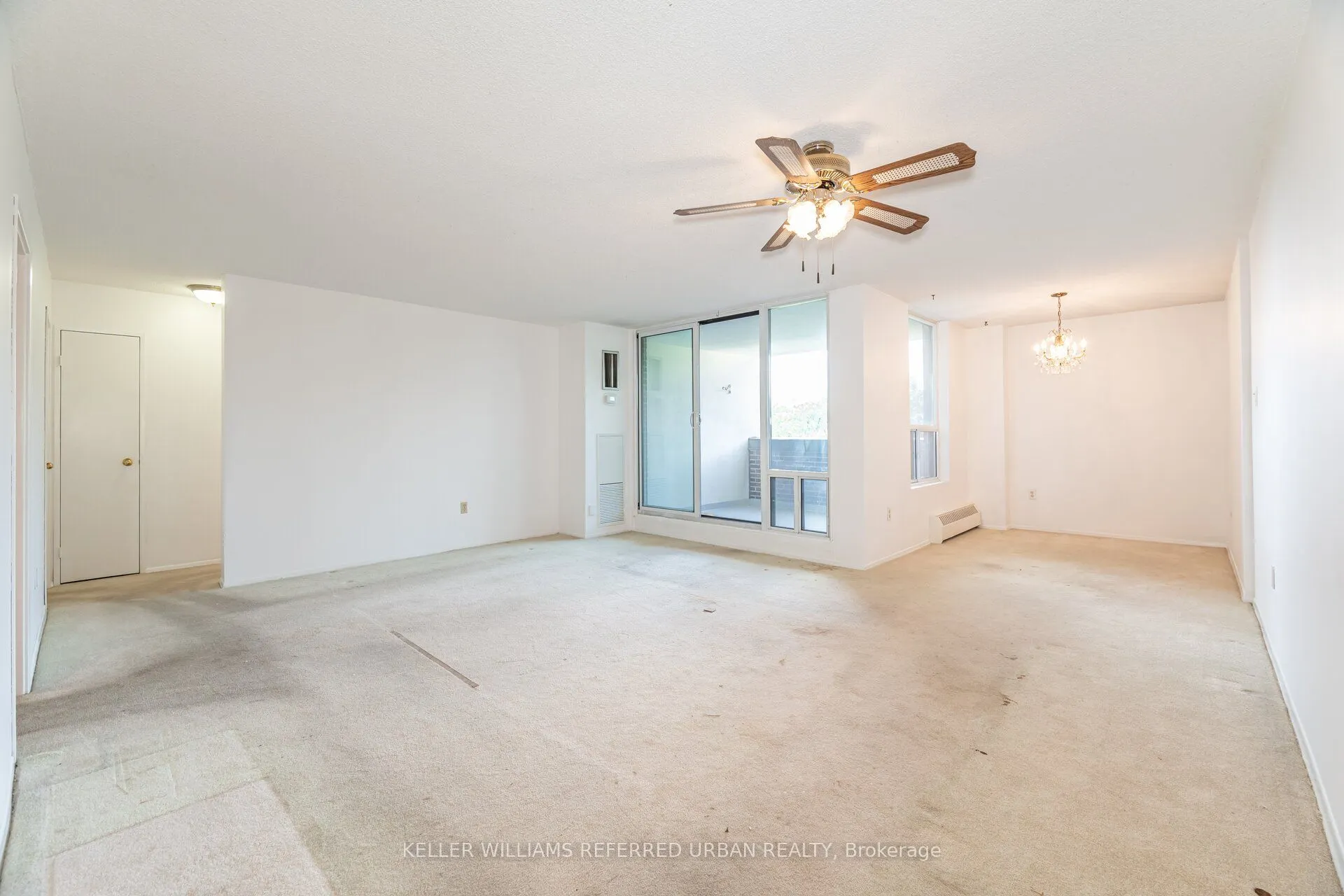 1515 Lakeshore Road E, #404