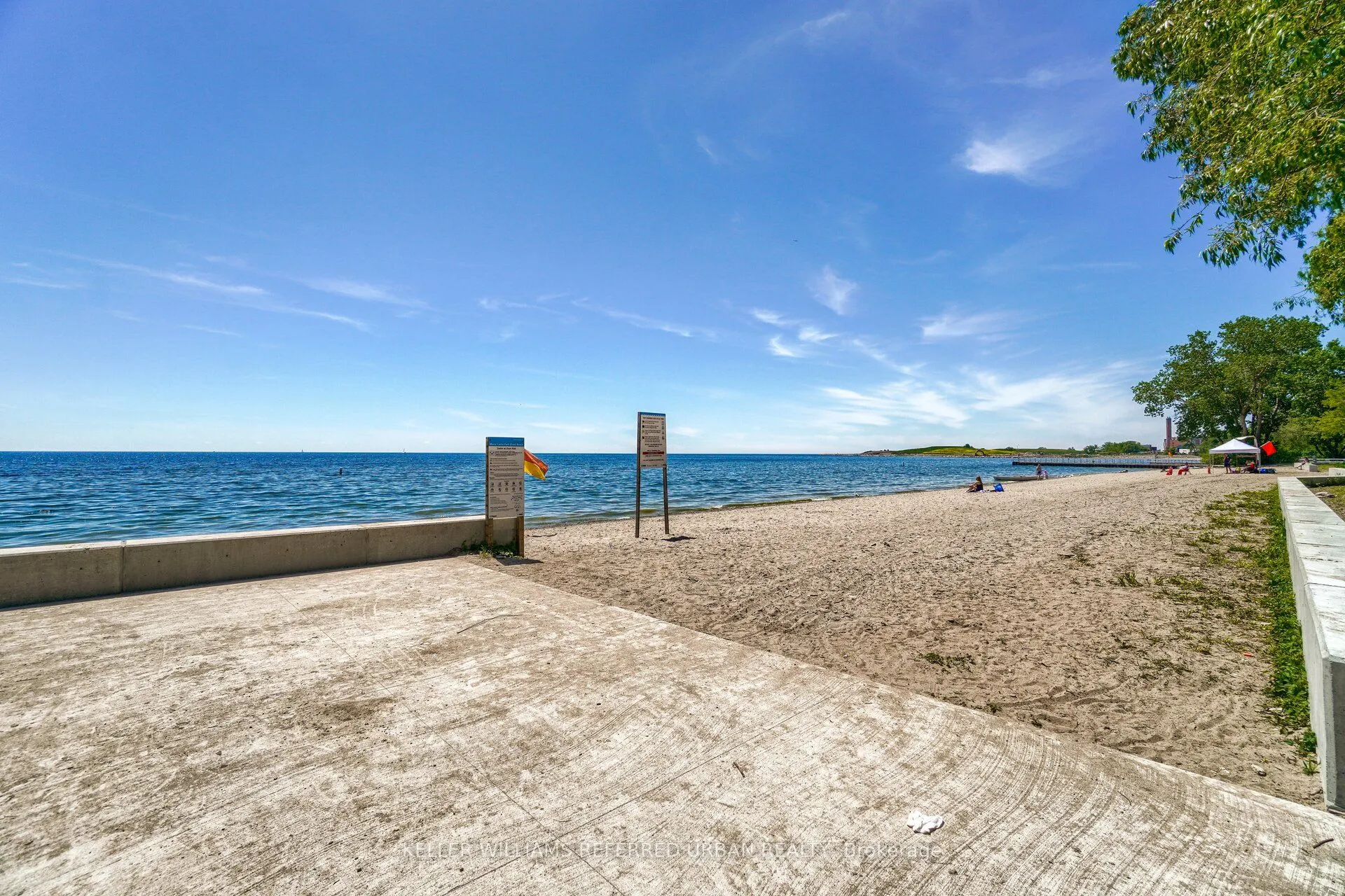 1515 Lakeshore Road E, #404