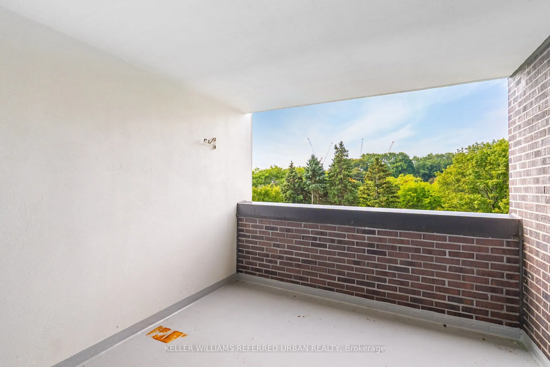 1515 Lakeshore Road E, #404
