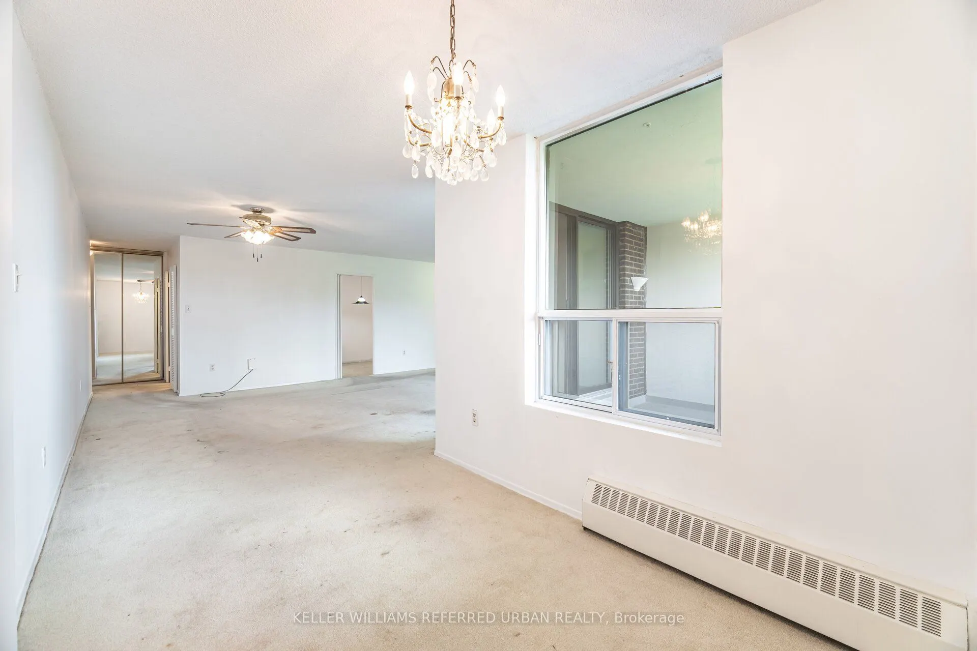 1515 Lakeshore Road E, #404