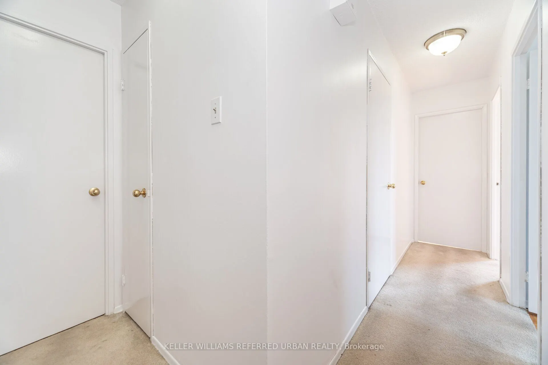 1515 Lakeshore Road E, #404