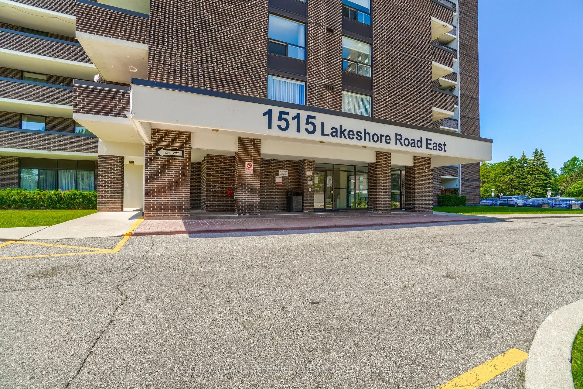 1515 Lakeshore Road E, #404