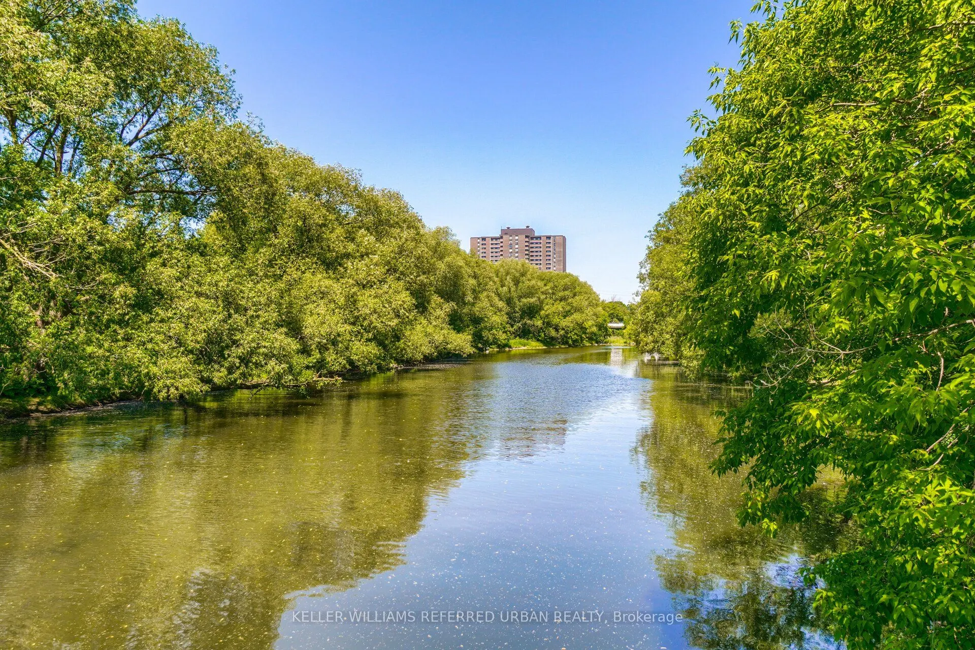 1515 Lakeshore Road E, #404