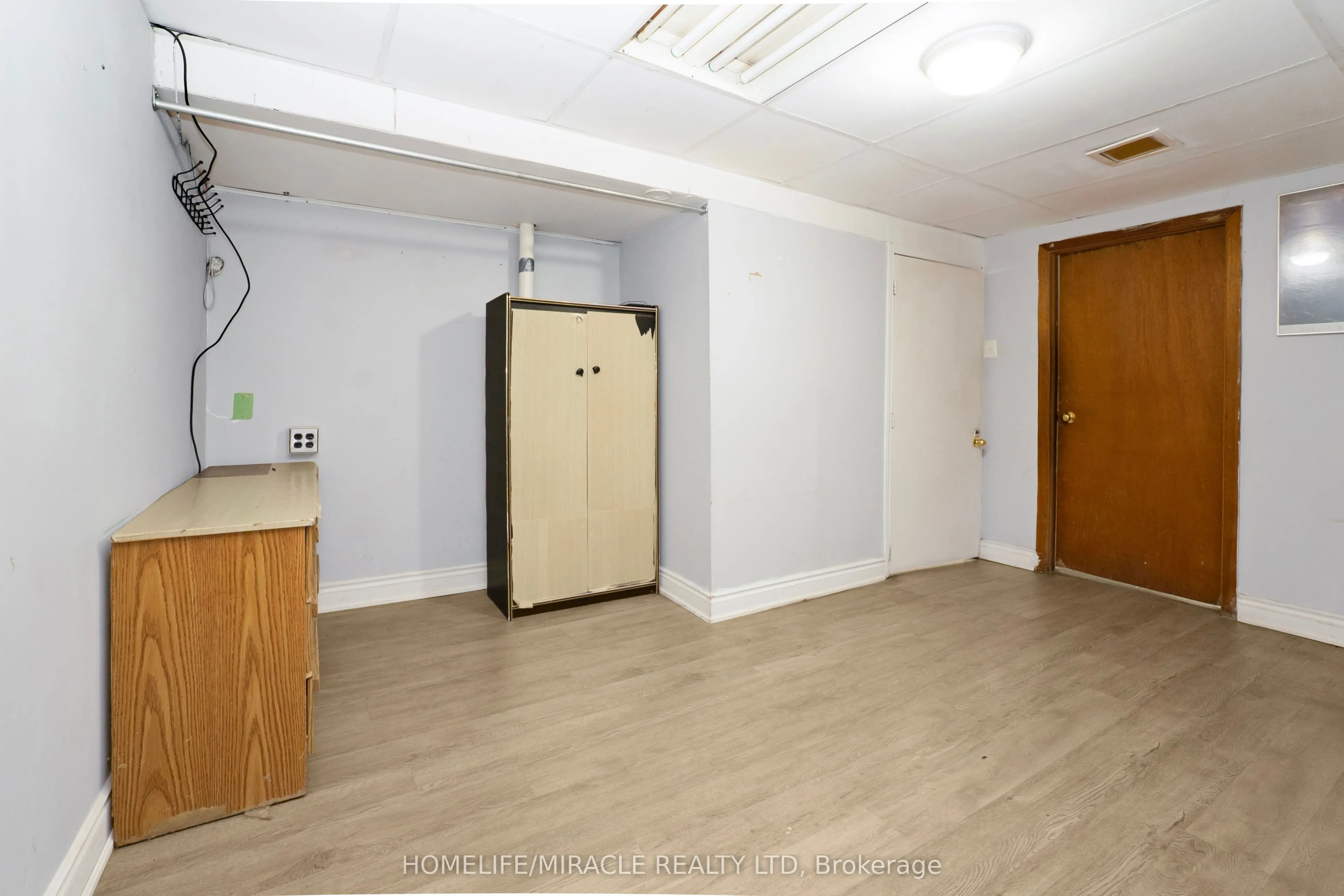 66 Avening Drive