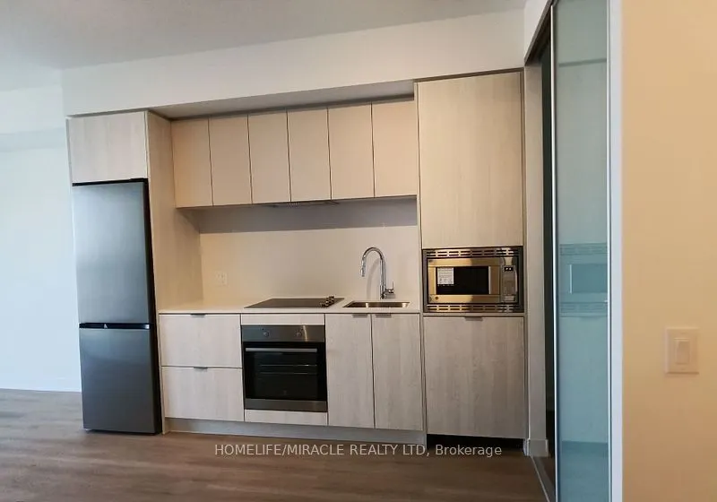86 Dundas Street, #625