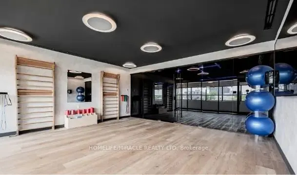 86 Dundas Street, #625