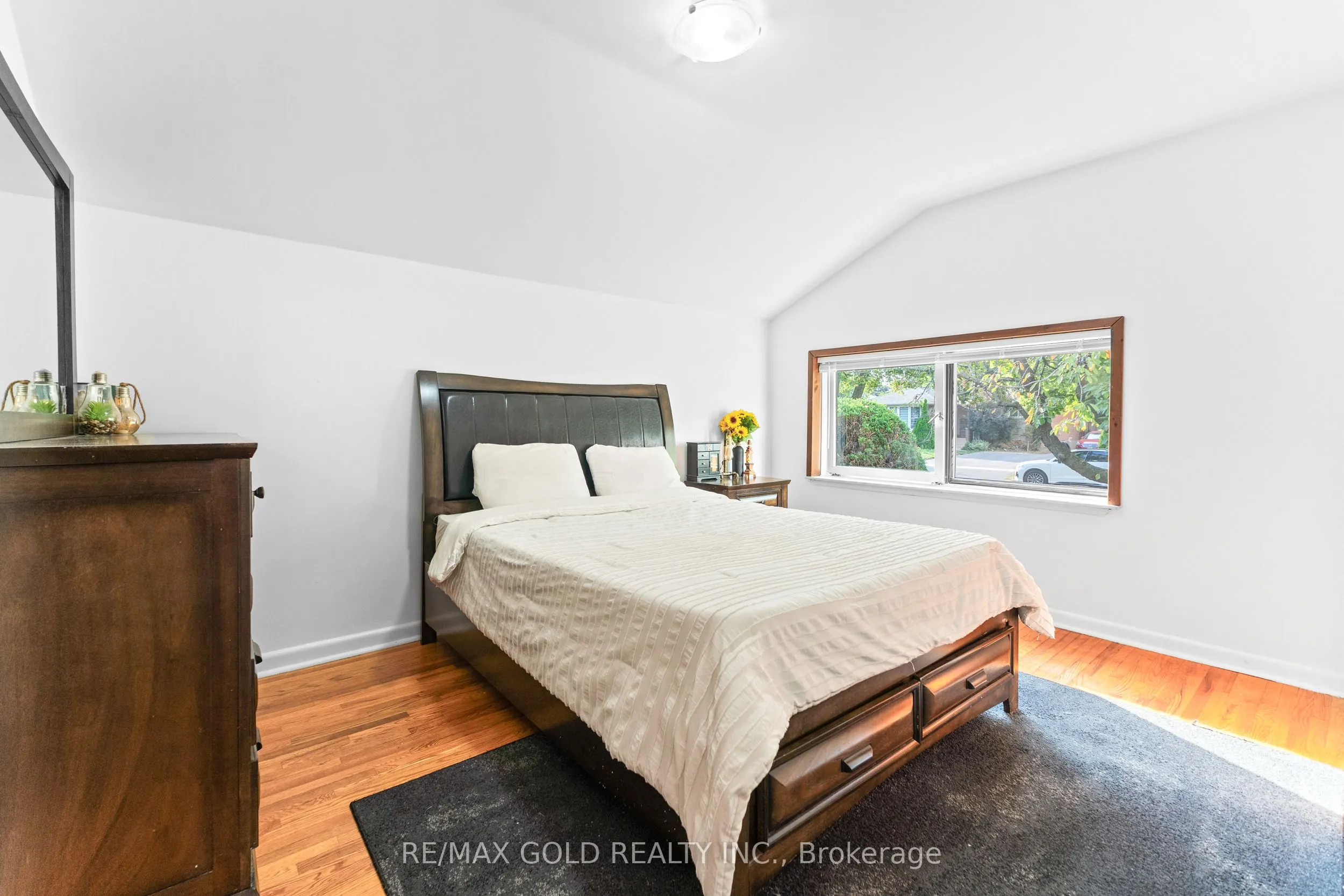 27 Burgby Avenue