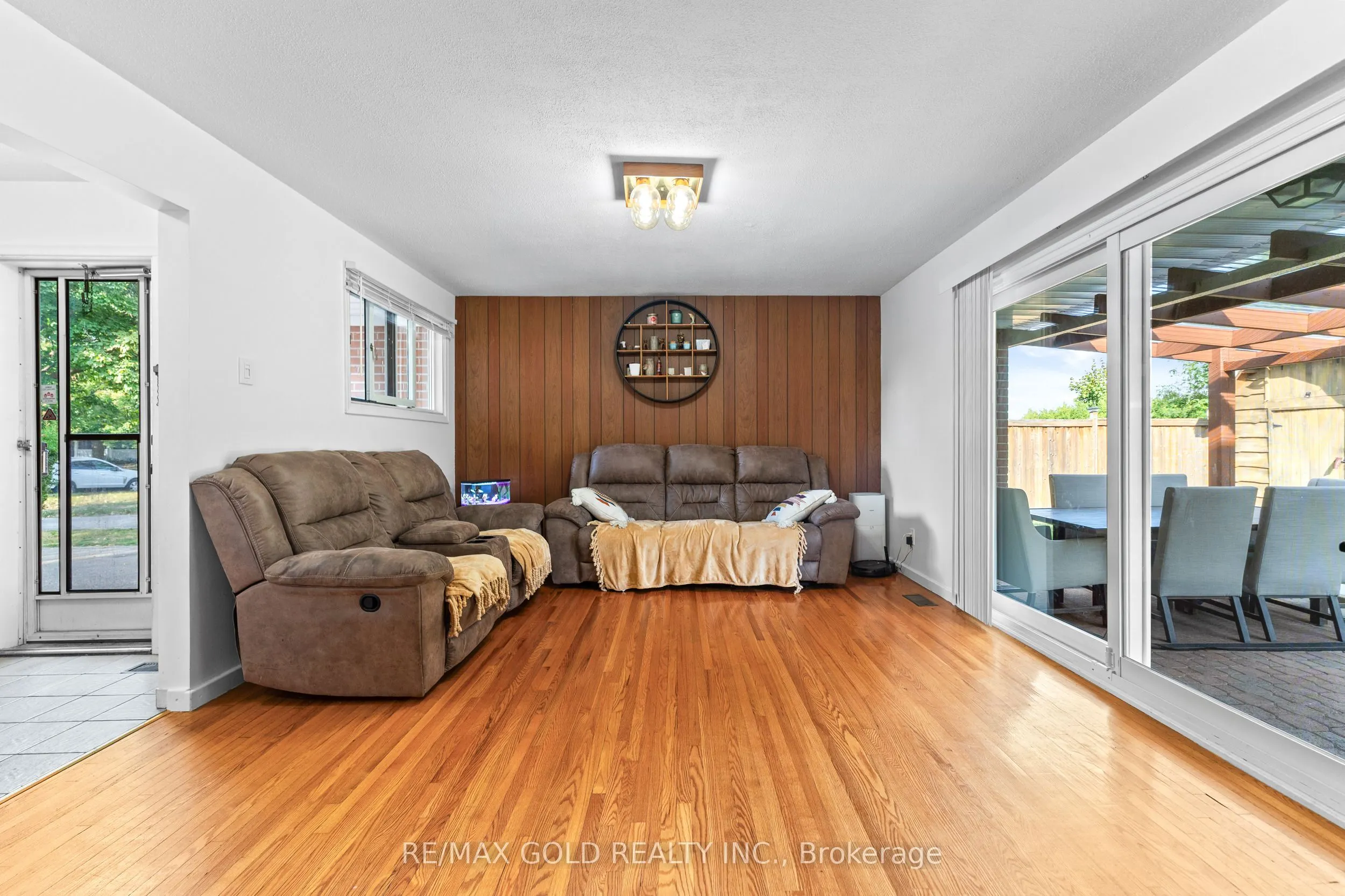 27 Burgby Avenue
