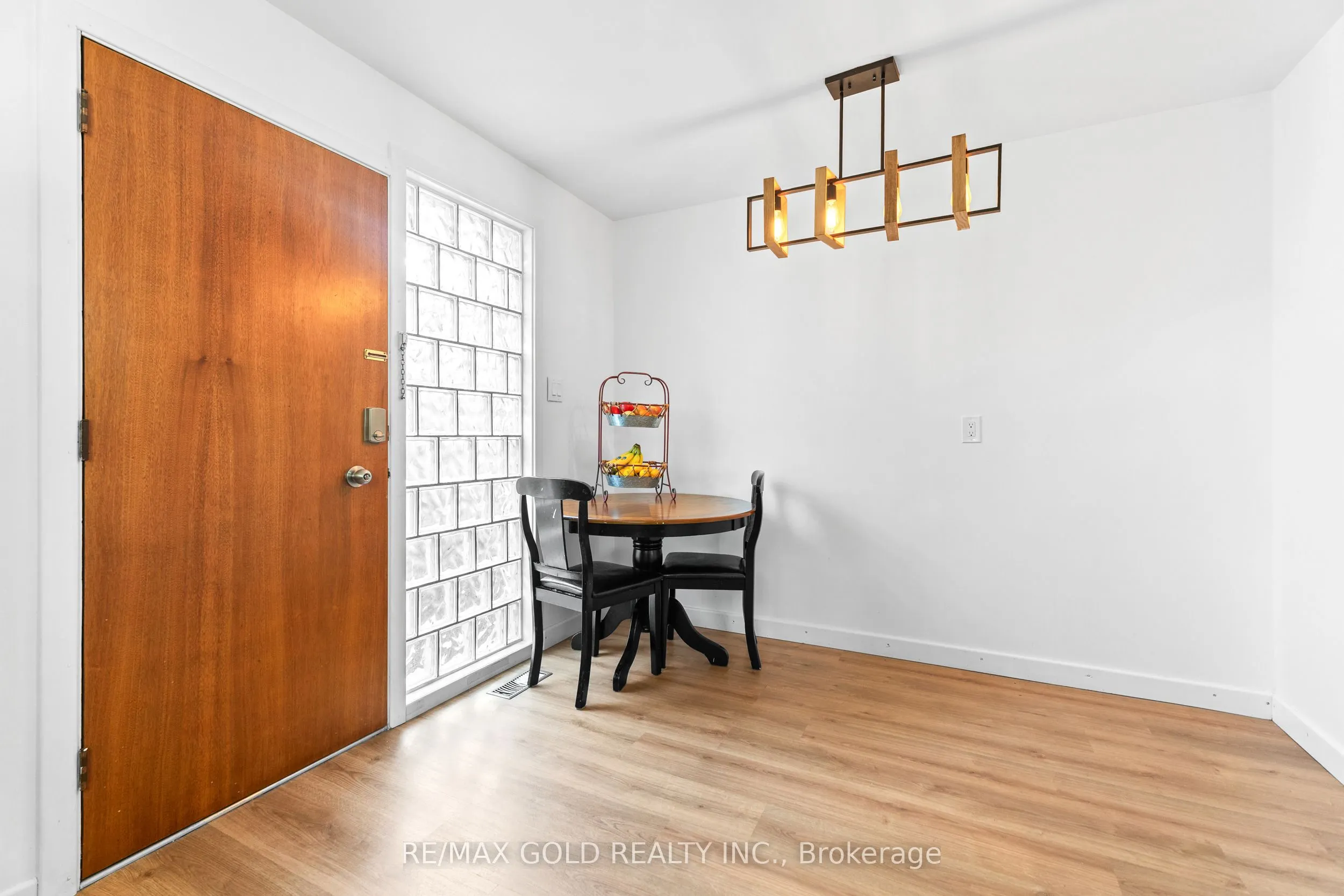 27 Burgby Avenue