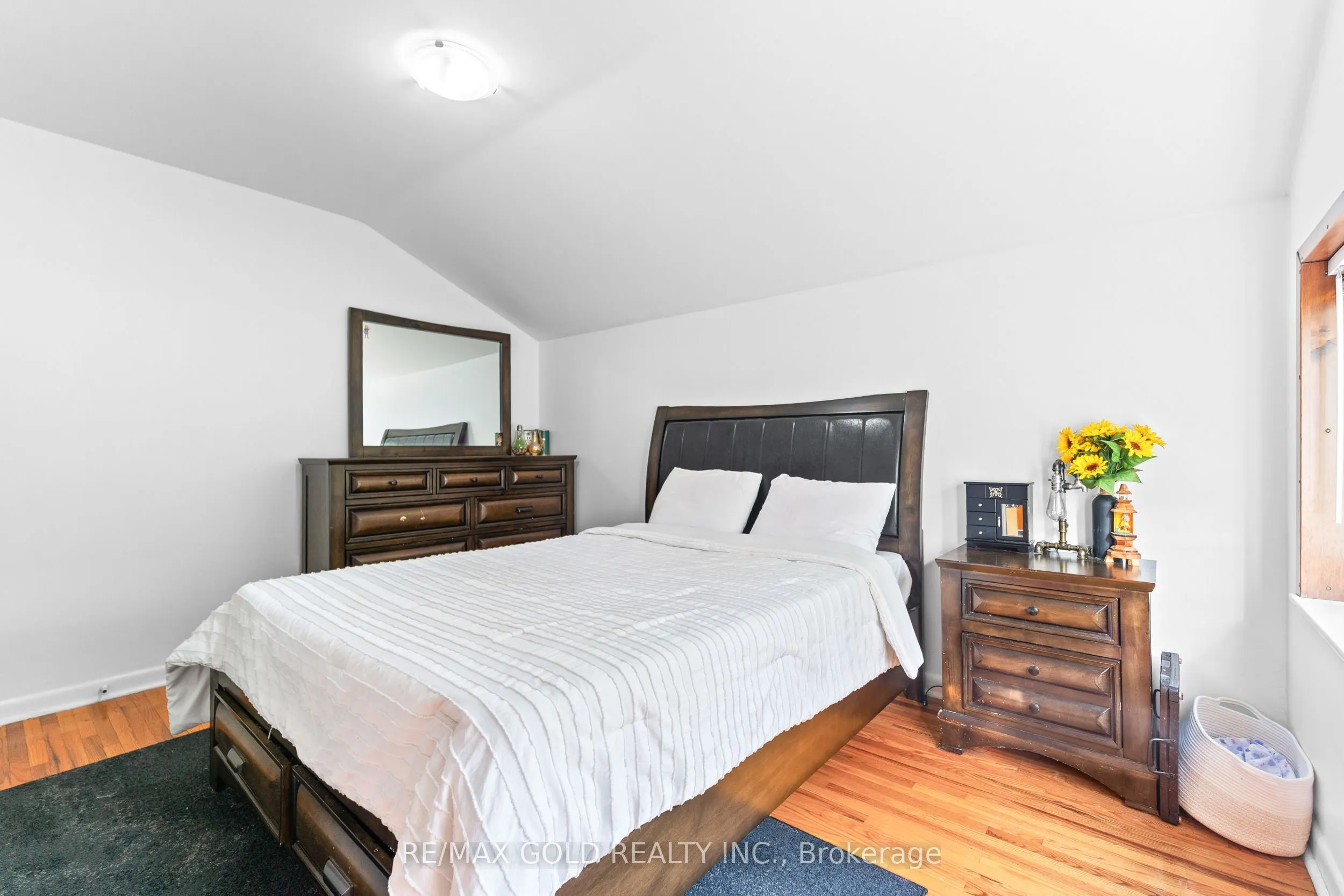 27 Burgby Avenue