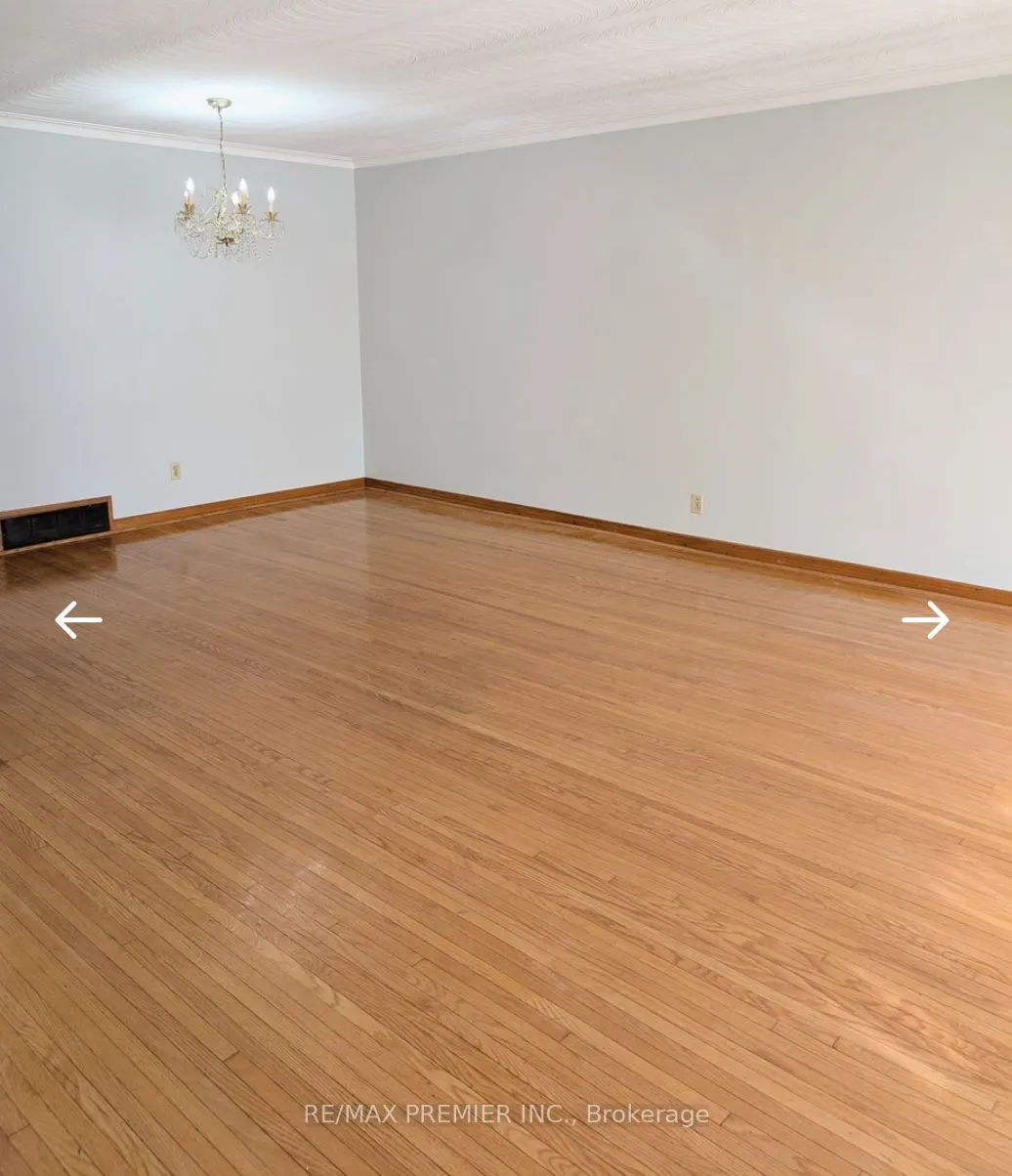 71 Sorlyn Avenue, #Main Floor