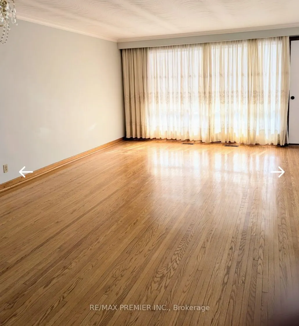 71 Sorlyn Avenue, #Main Floor