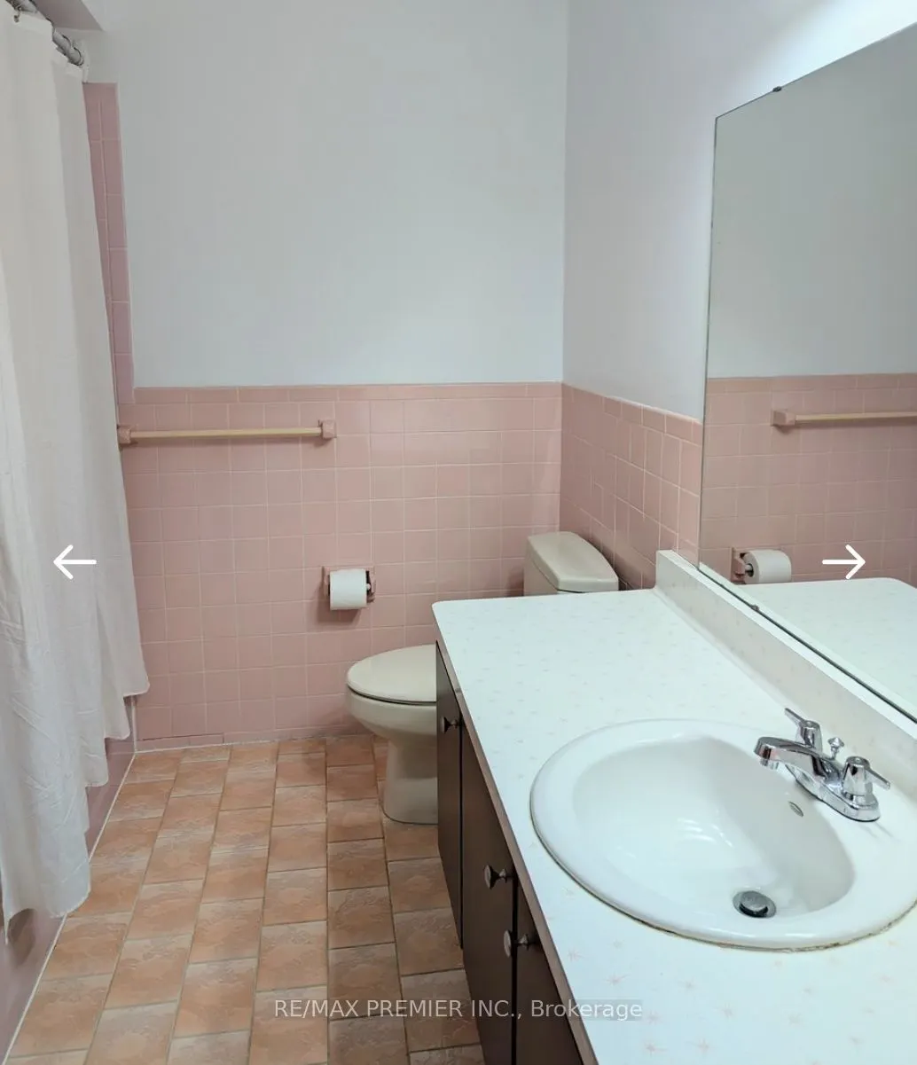 71 Sorlyn Avenue, #Main Floor