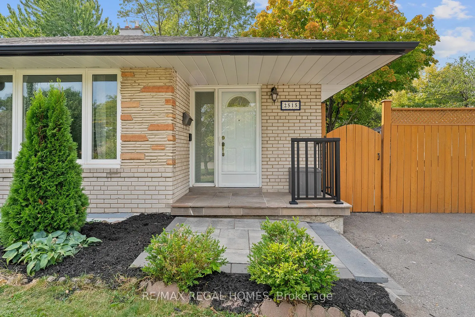 2515 Padstow Crescent