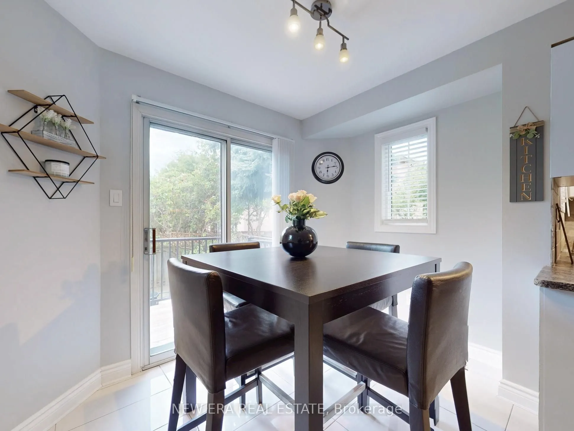 5380 Floral Hill Crescent