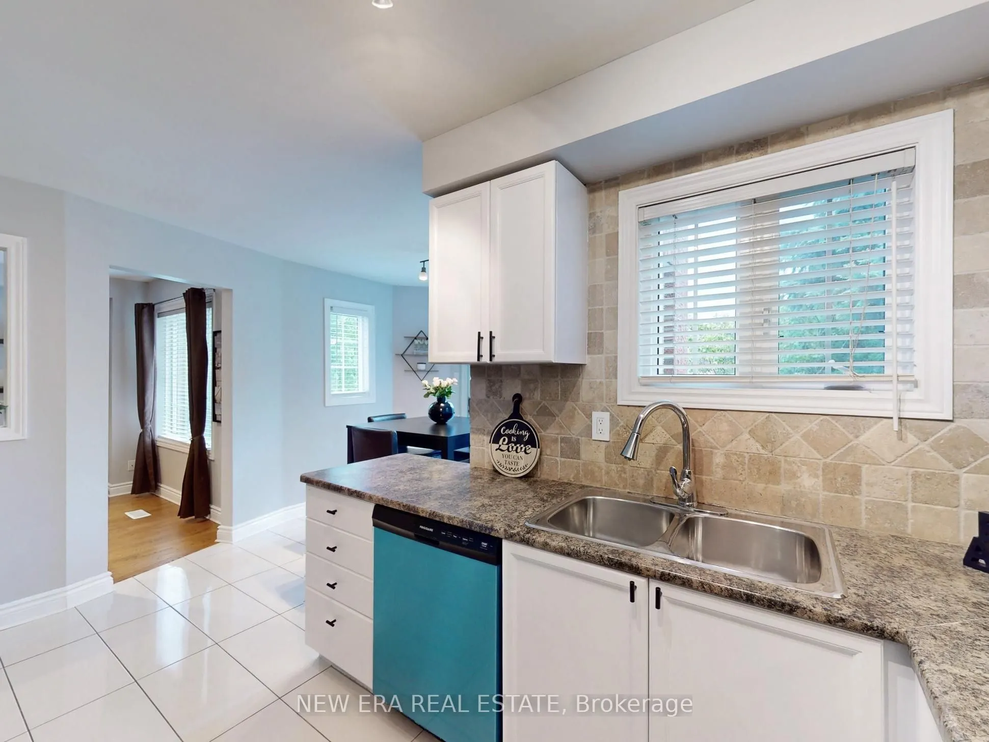 5380 Floral Hill Crescent