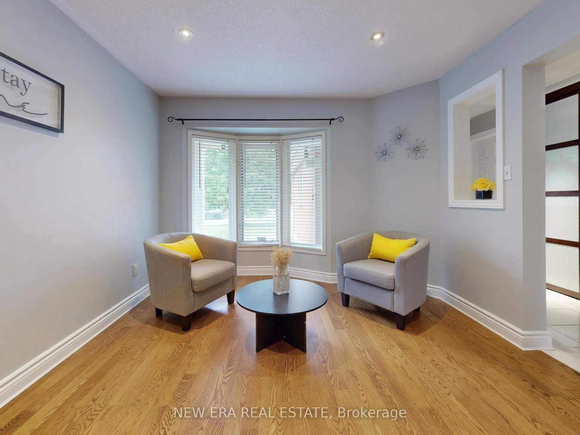 5380 Floral Hill Crescent