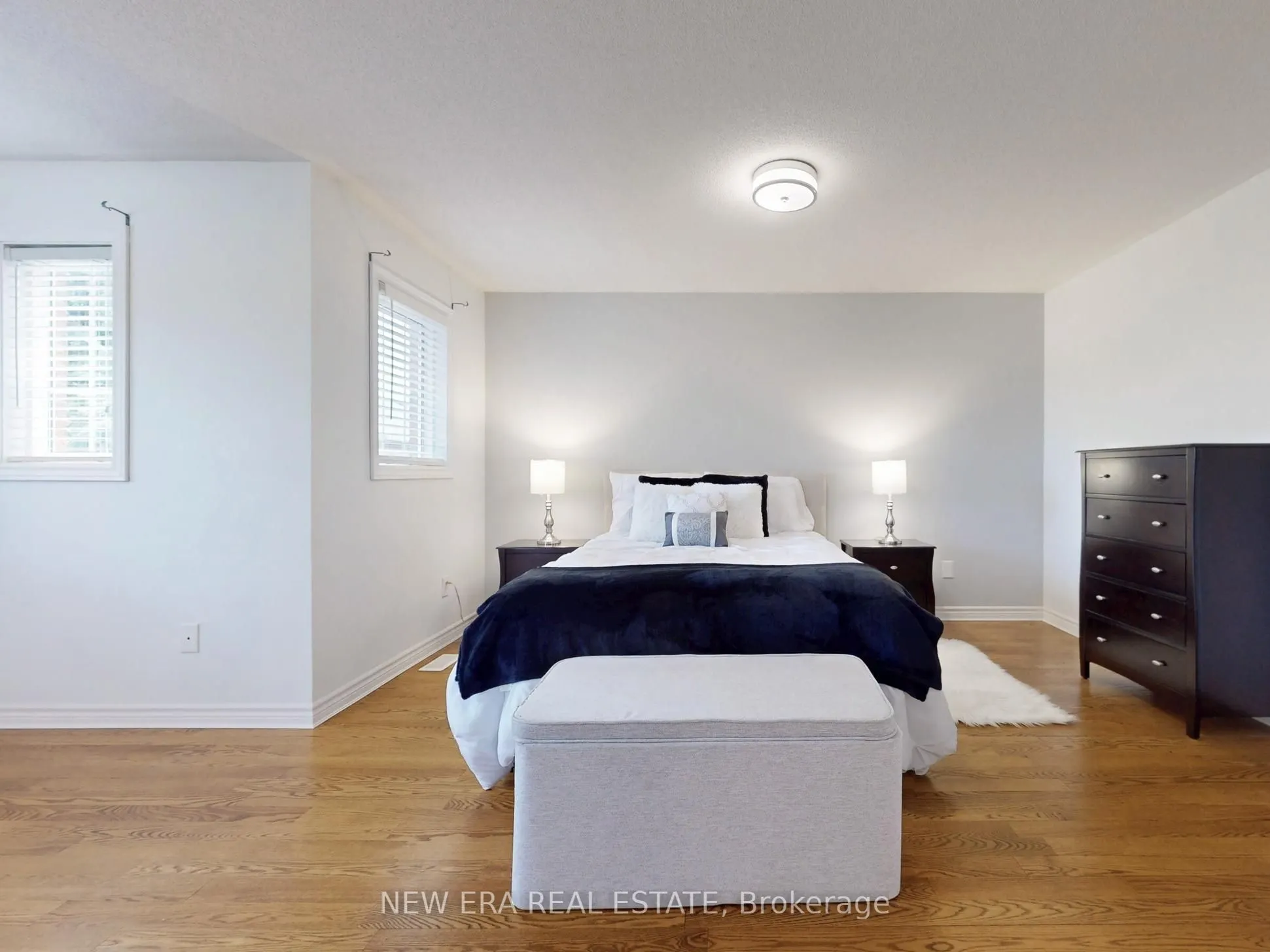 5380 Floral Hill Crescent