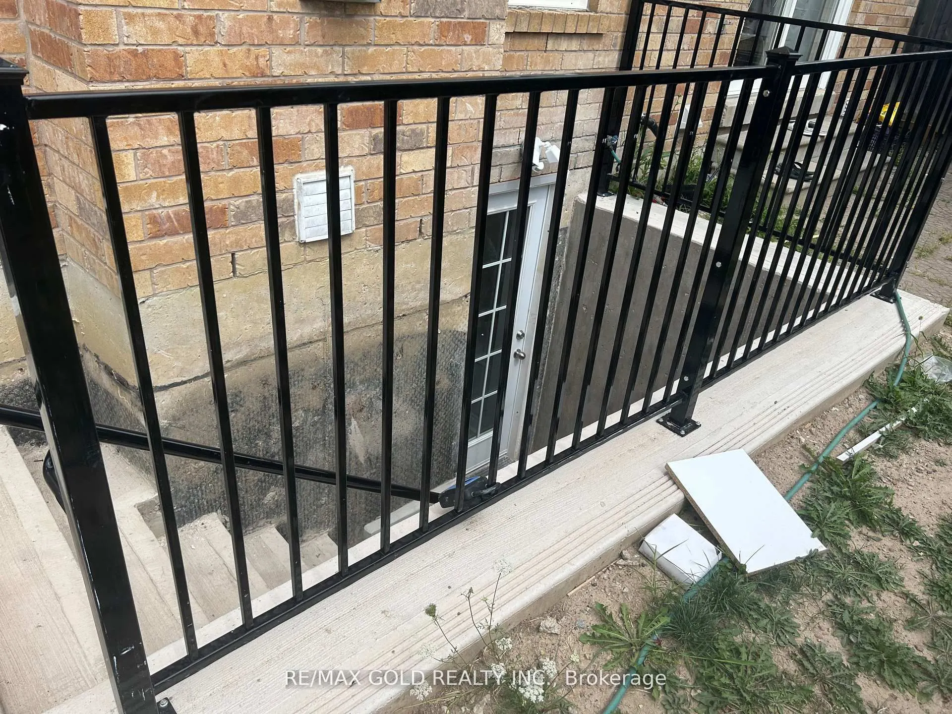 84 Crown Victoria Drive, #(Bsmt)