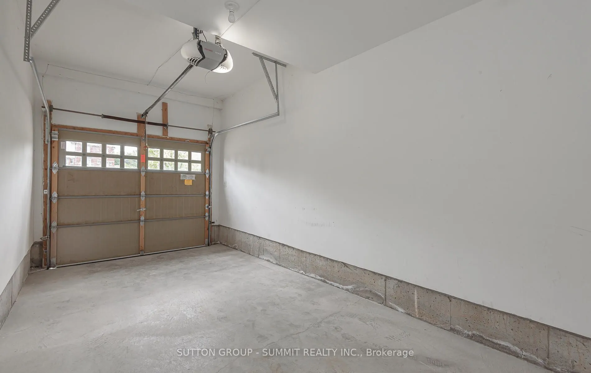 3088 Thomas Street, #8
