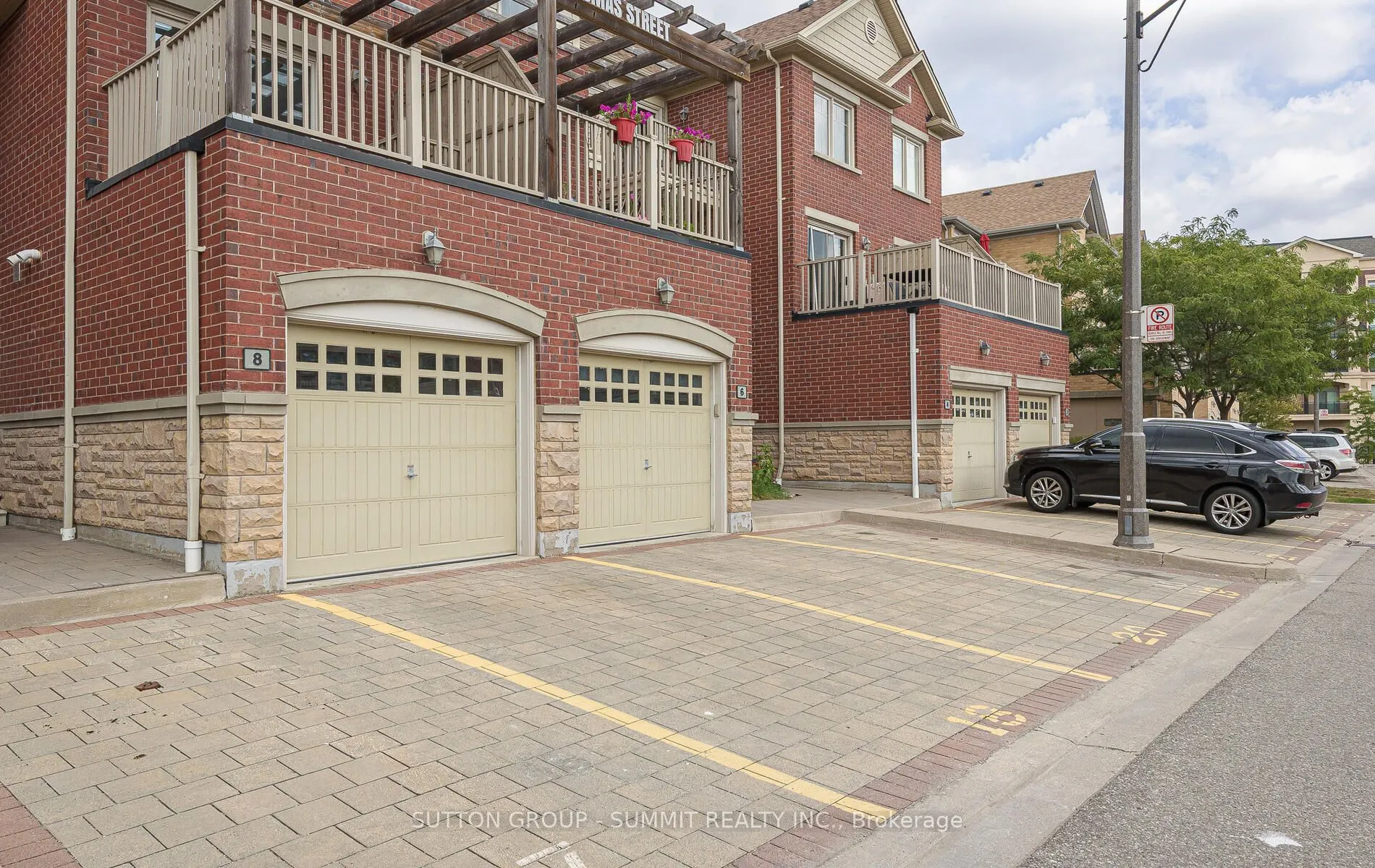 3088 Thomas Street, #8