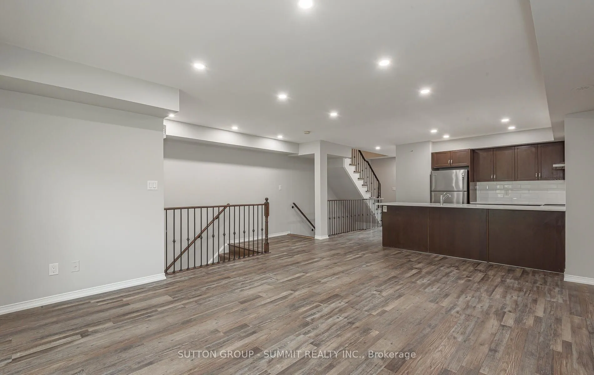 3088 Thomas Street, #8