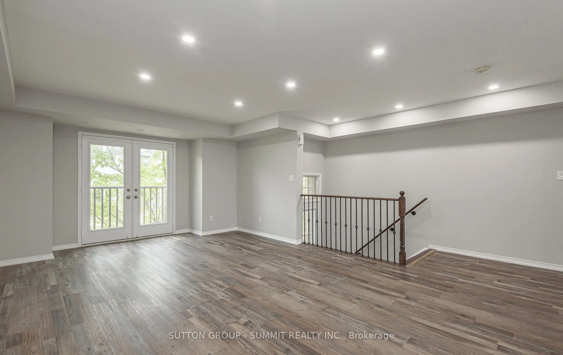 3088 Thomas Street, #8