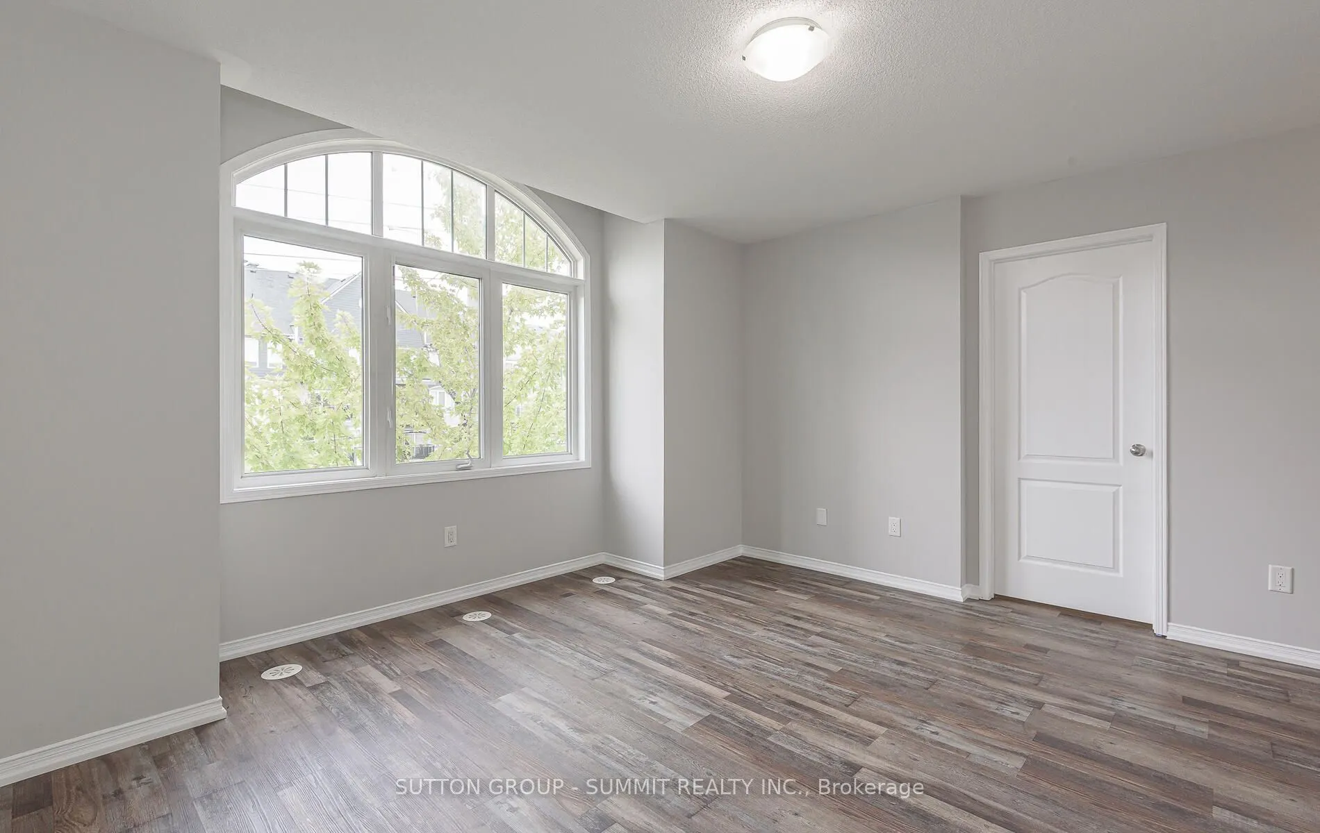 3088 Thomas Street, #8