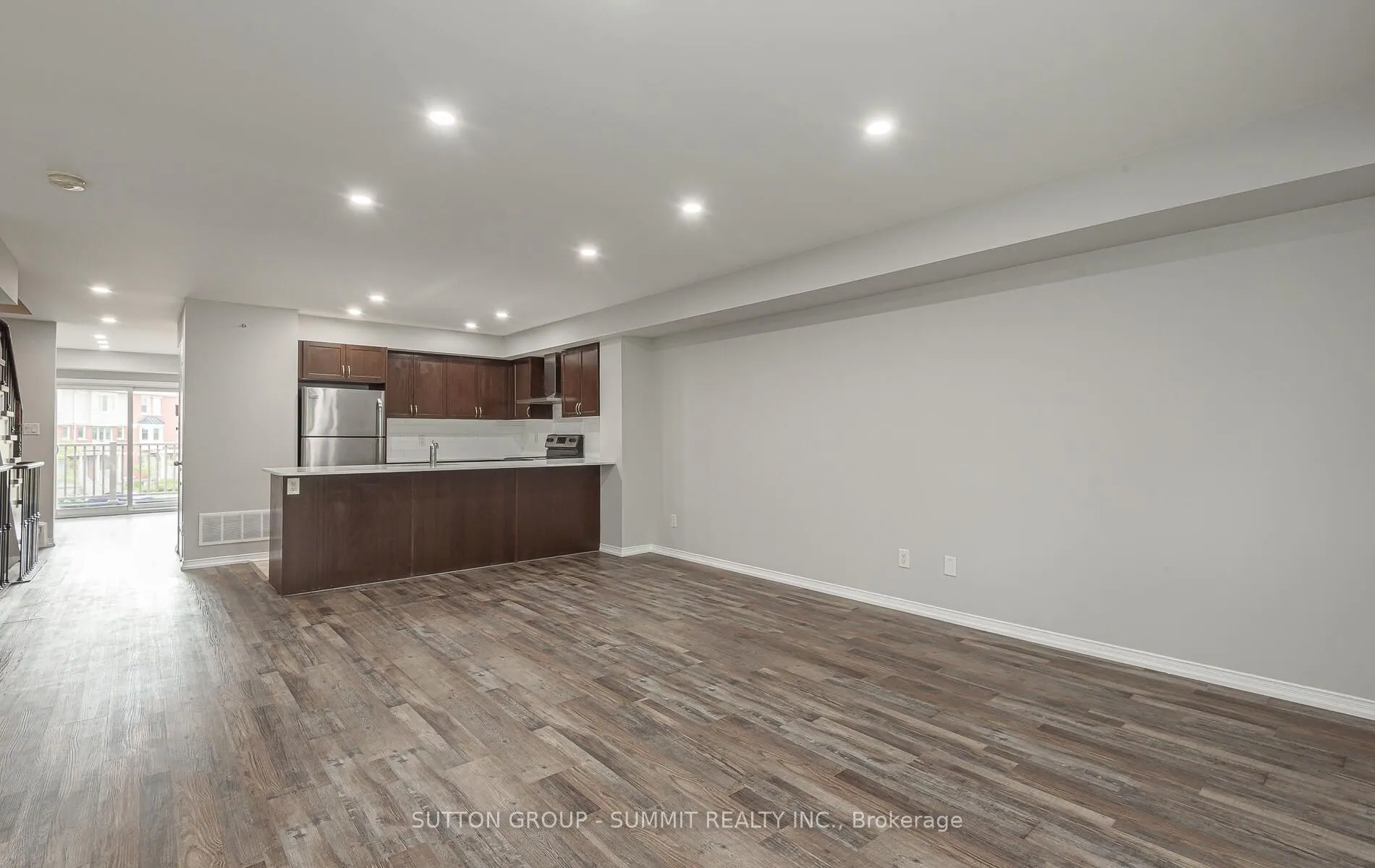 3088 Thomas Street, #8