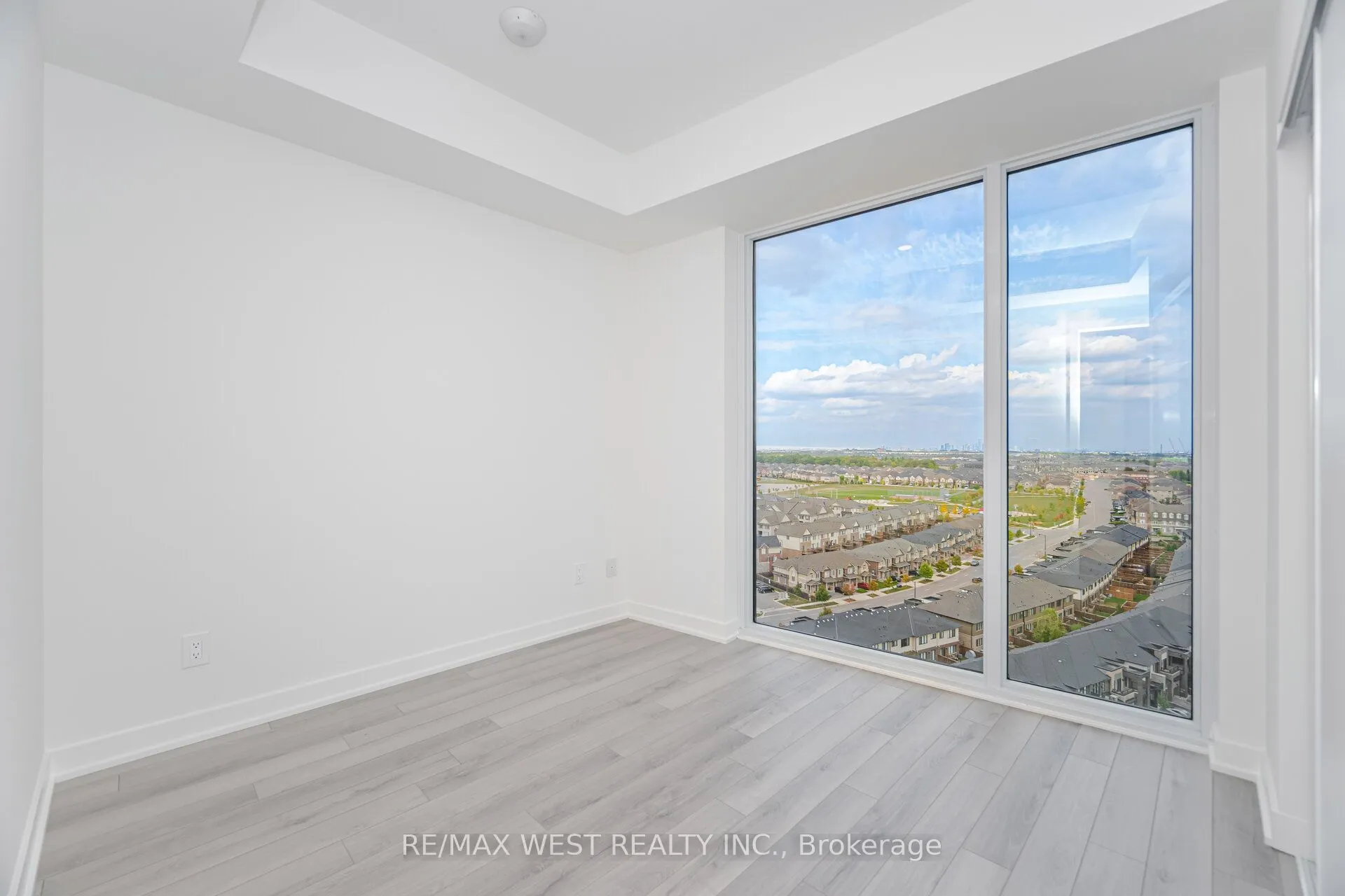3079 Trafalgar Road, #1508