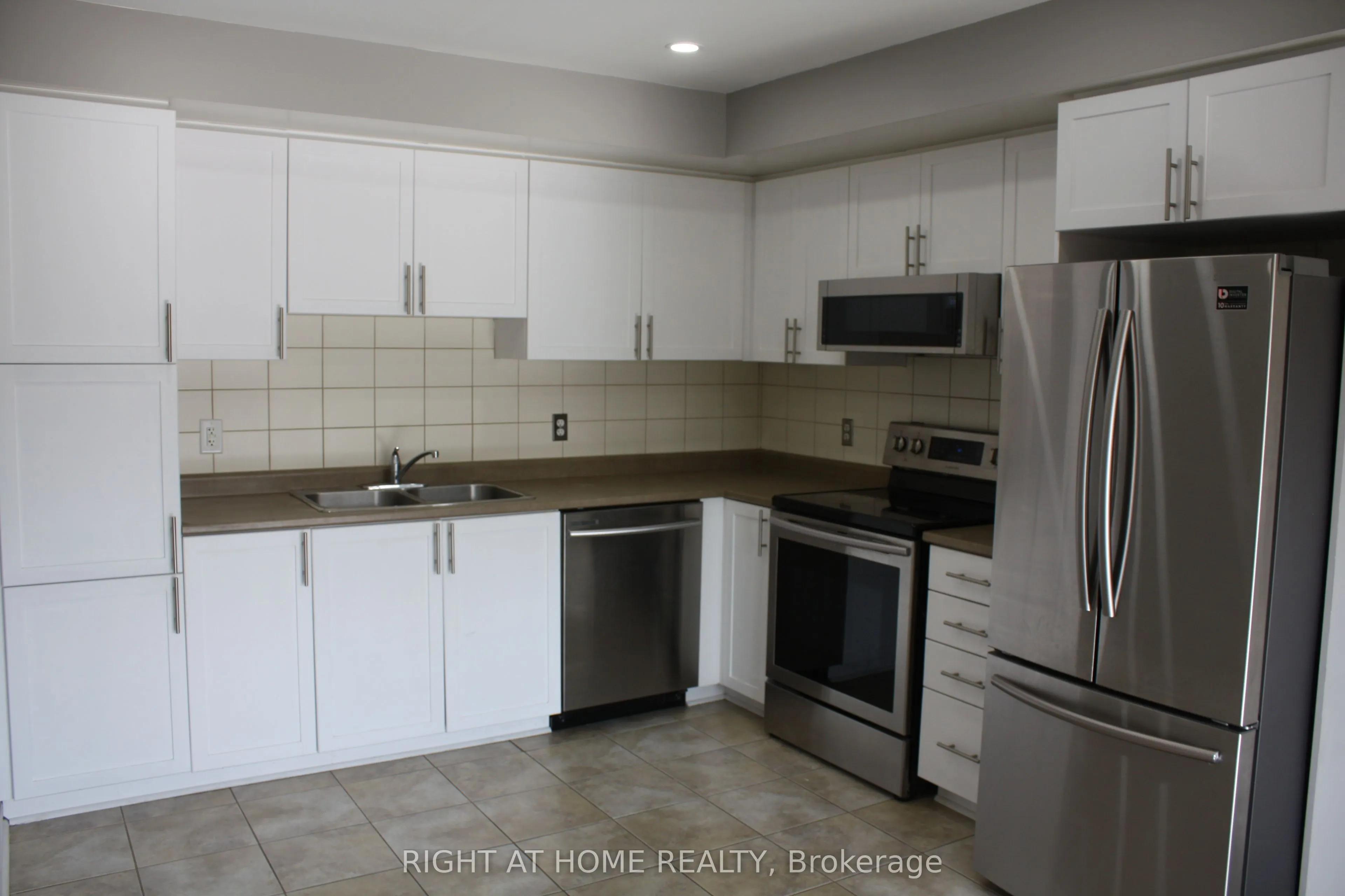 2891 Rio Court, #123