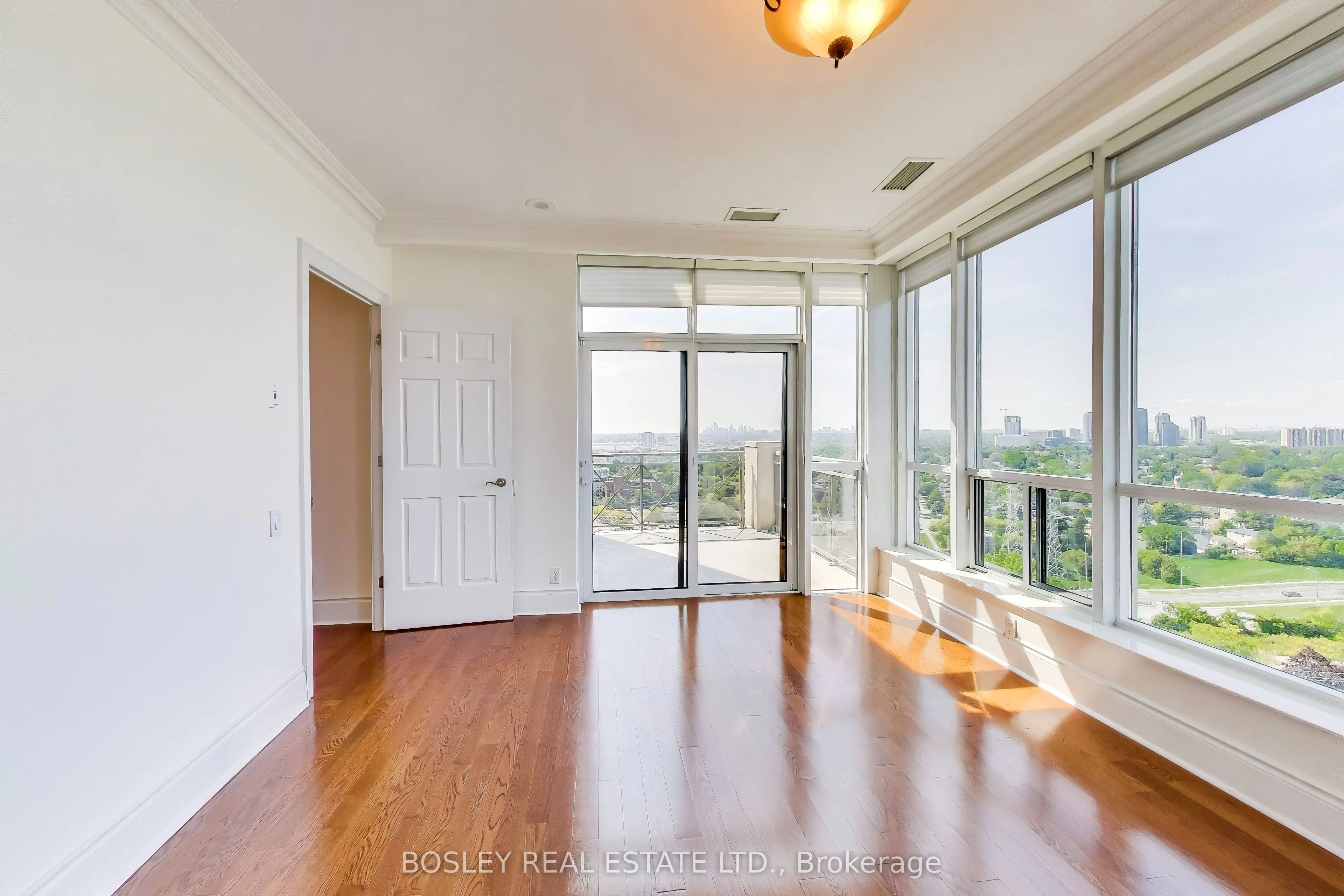 5229 Dundas Street W, #PH03