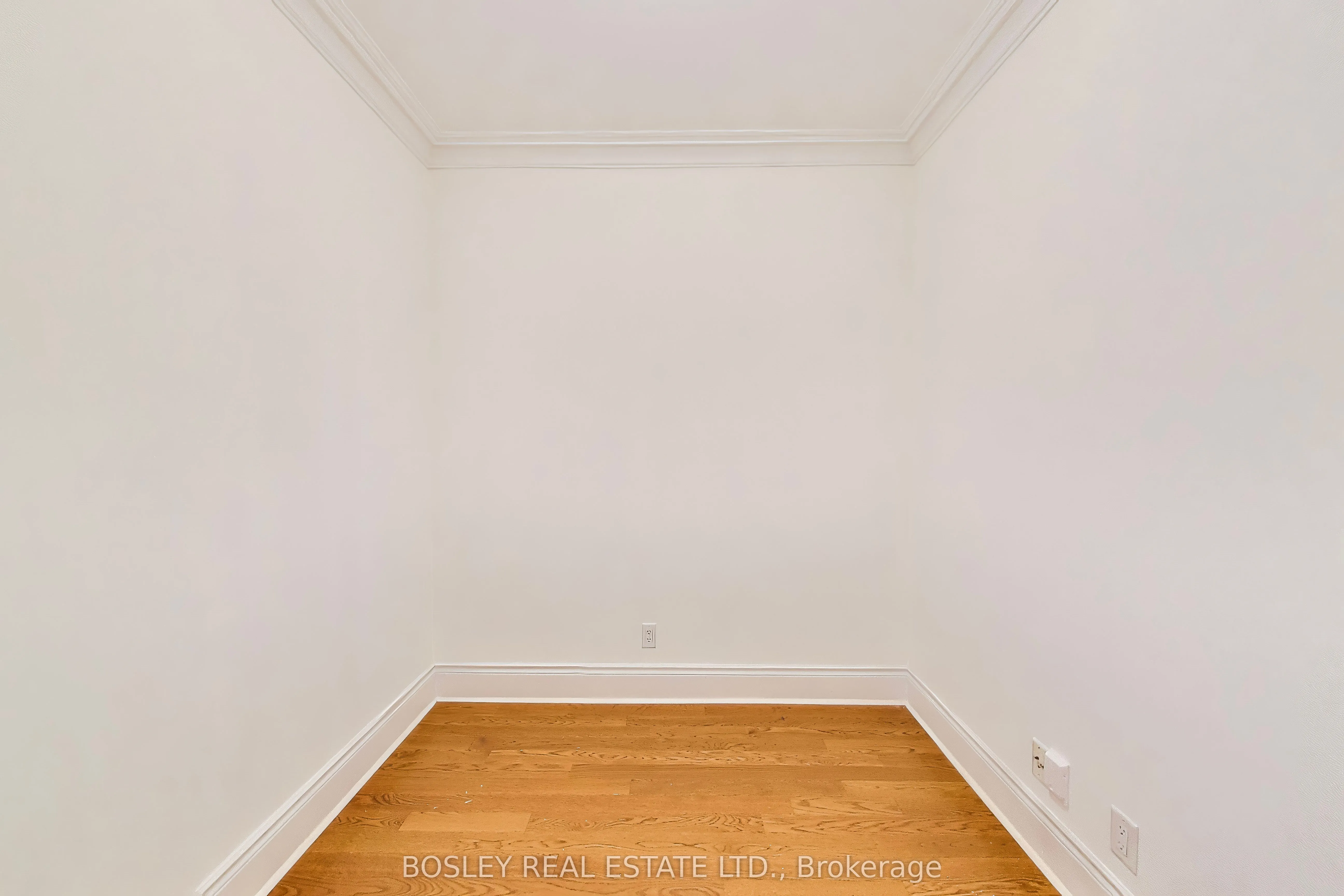5229 Dundas Street W, #PH03