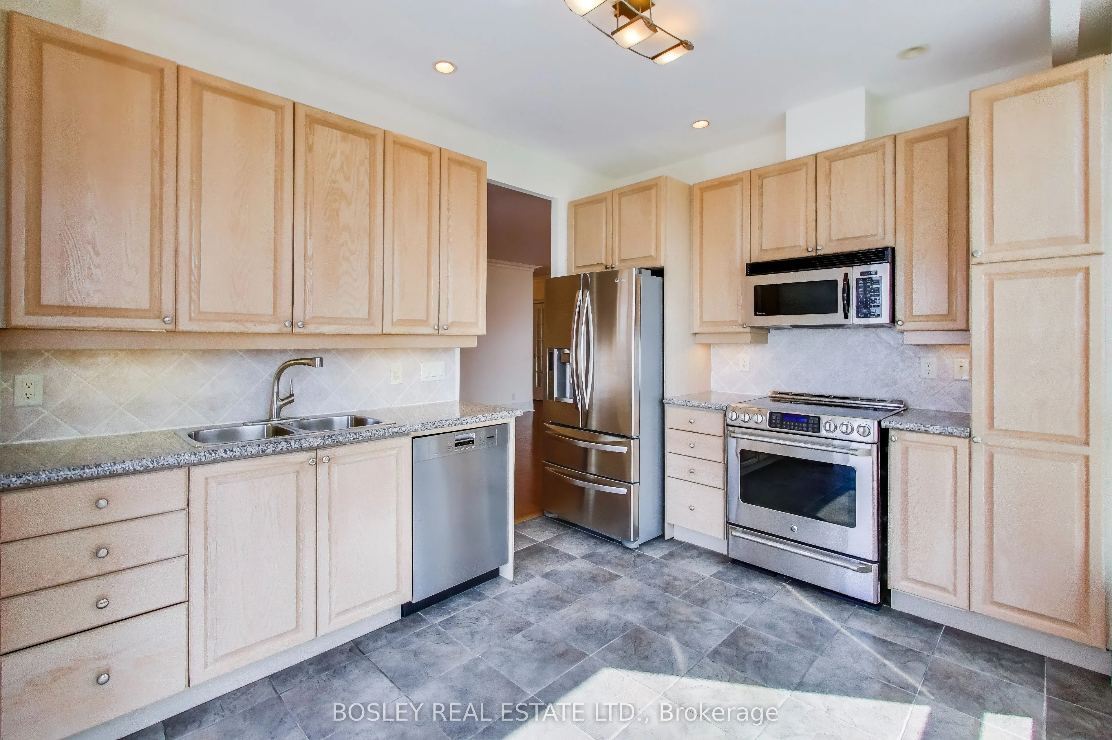 5229 Dundas Street W, #PH03