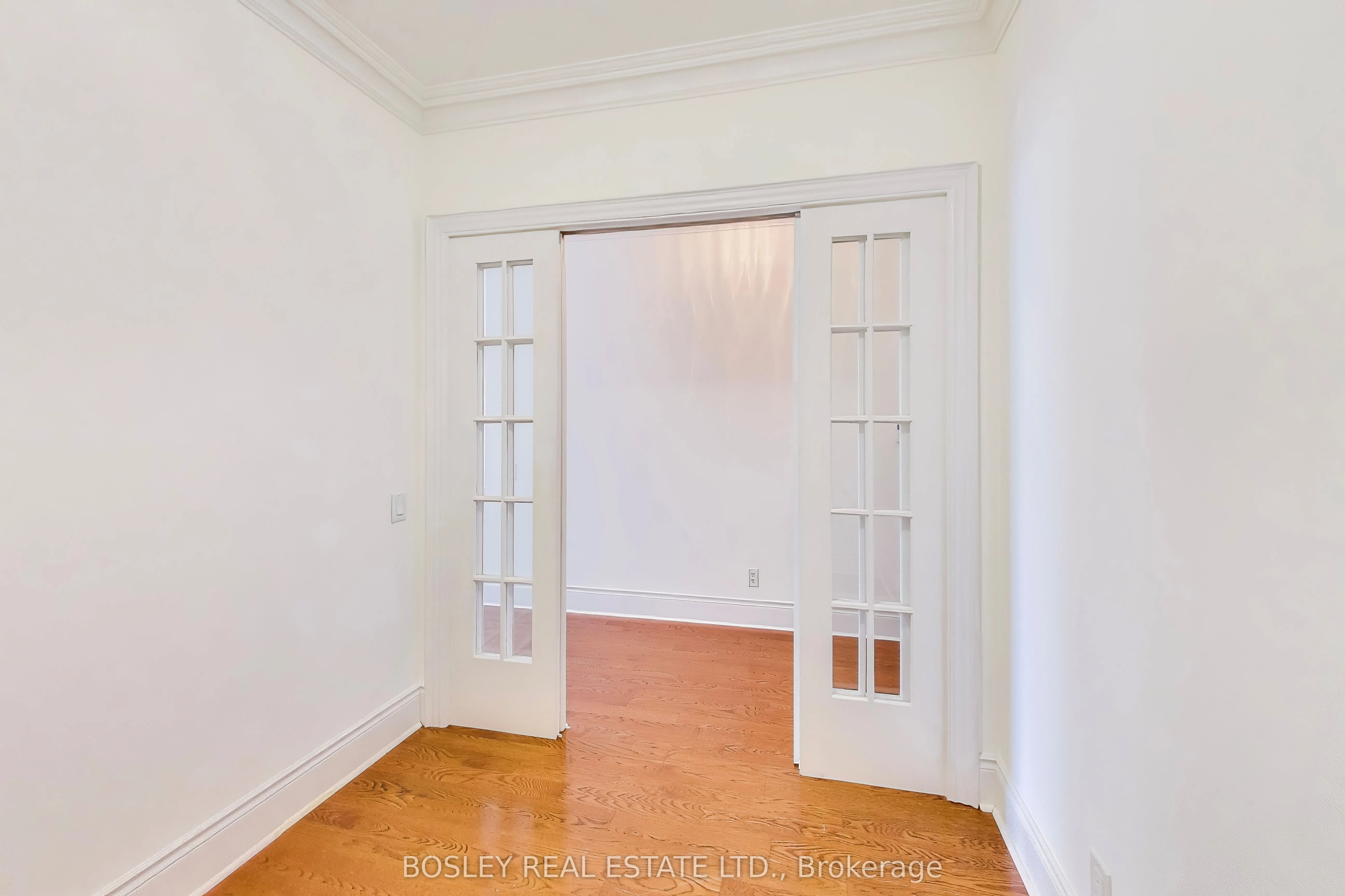 5229 Dundas Street W, #PH03