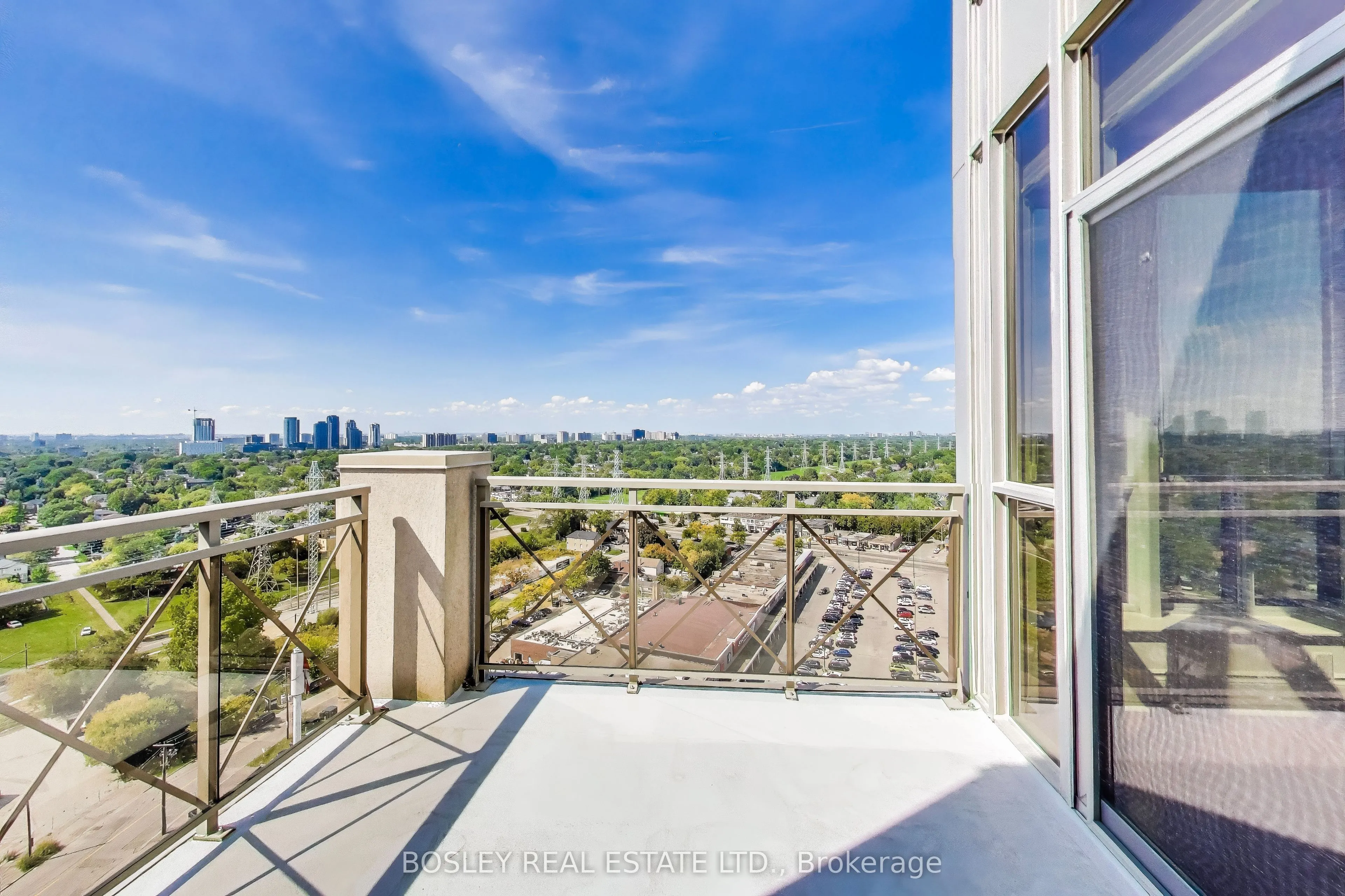 5229 Dundas Street W, #PH03