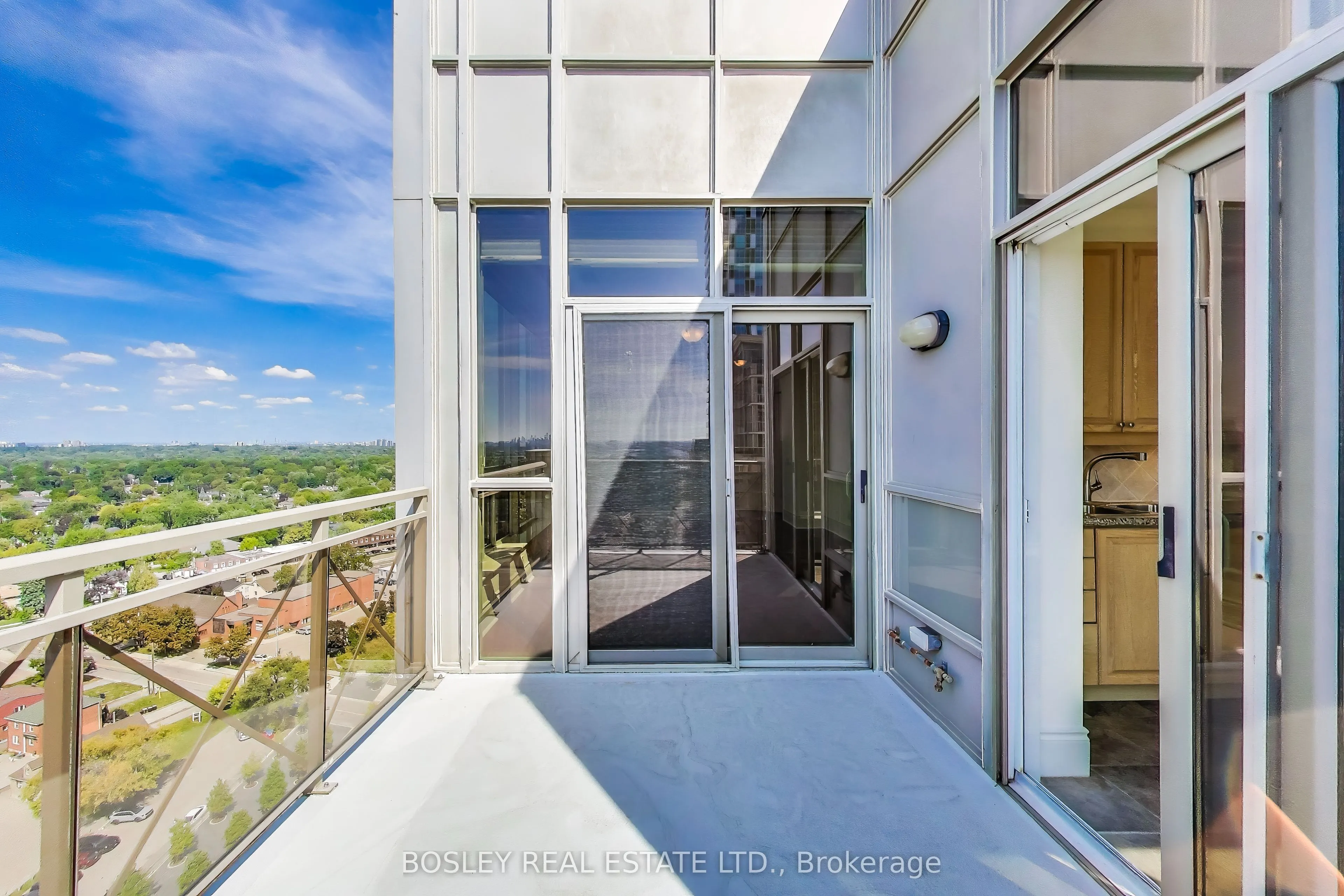 5229 Dundas Street W, #PH03