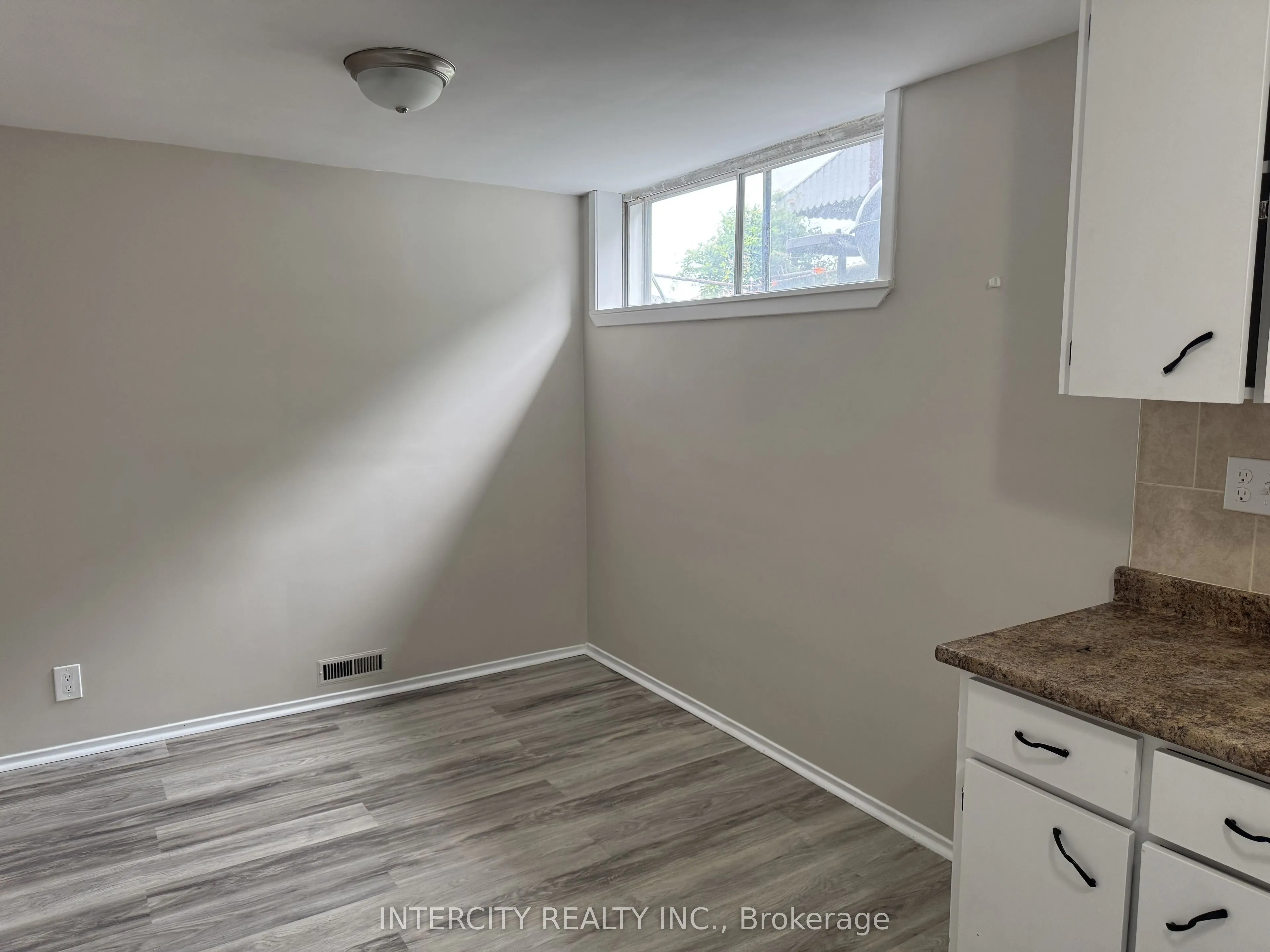 263 Hullmar Drive
