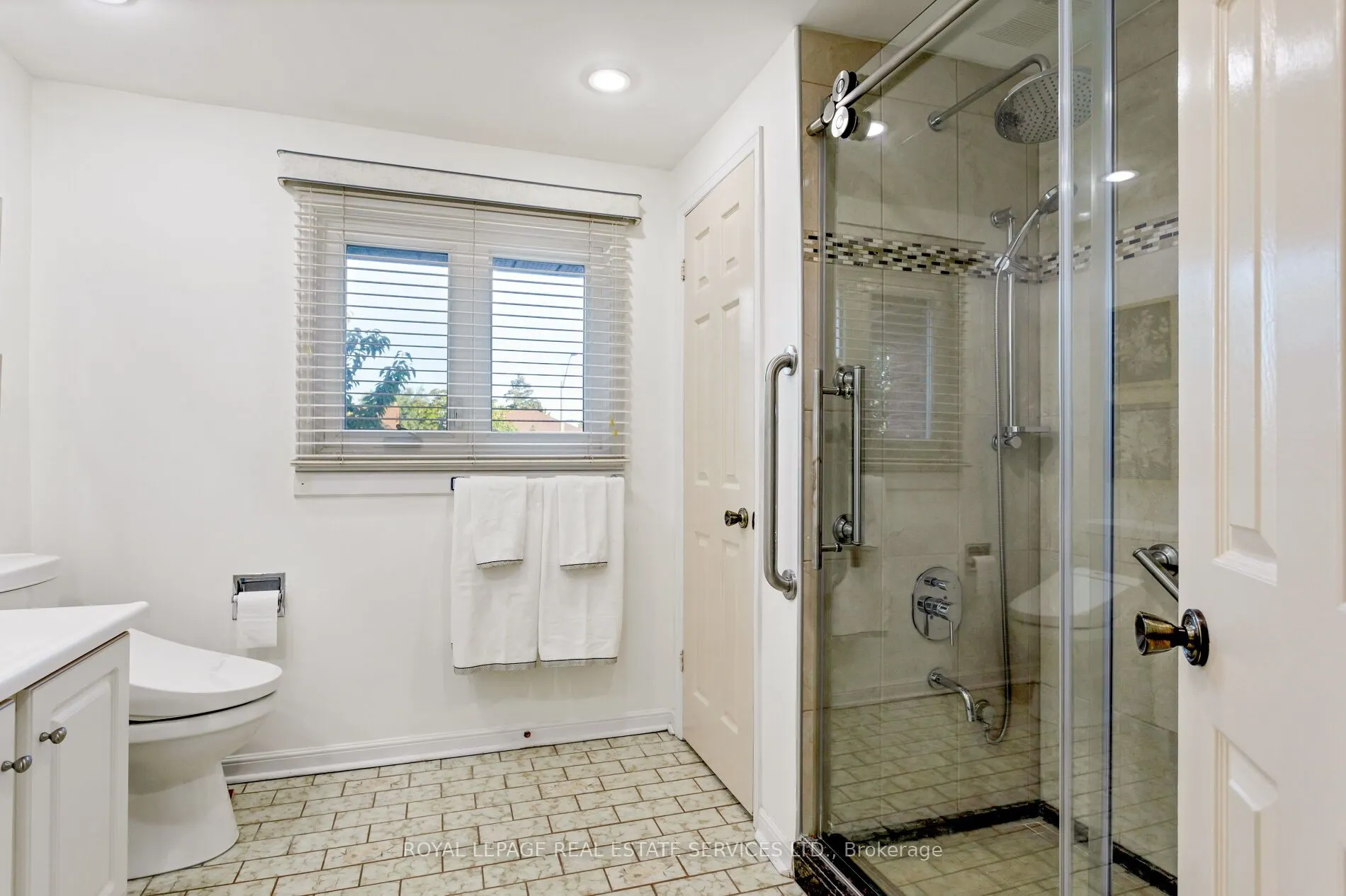 804 Willowbank Trail