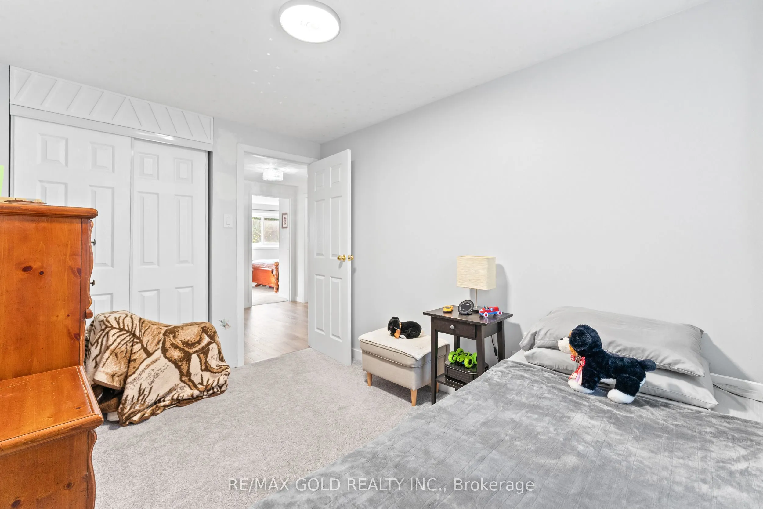 1 Greenbriar Road