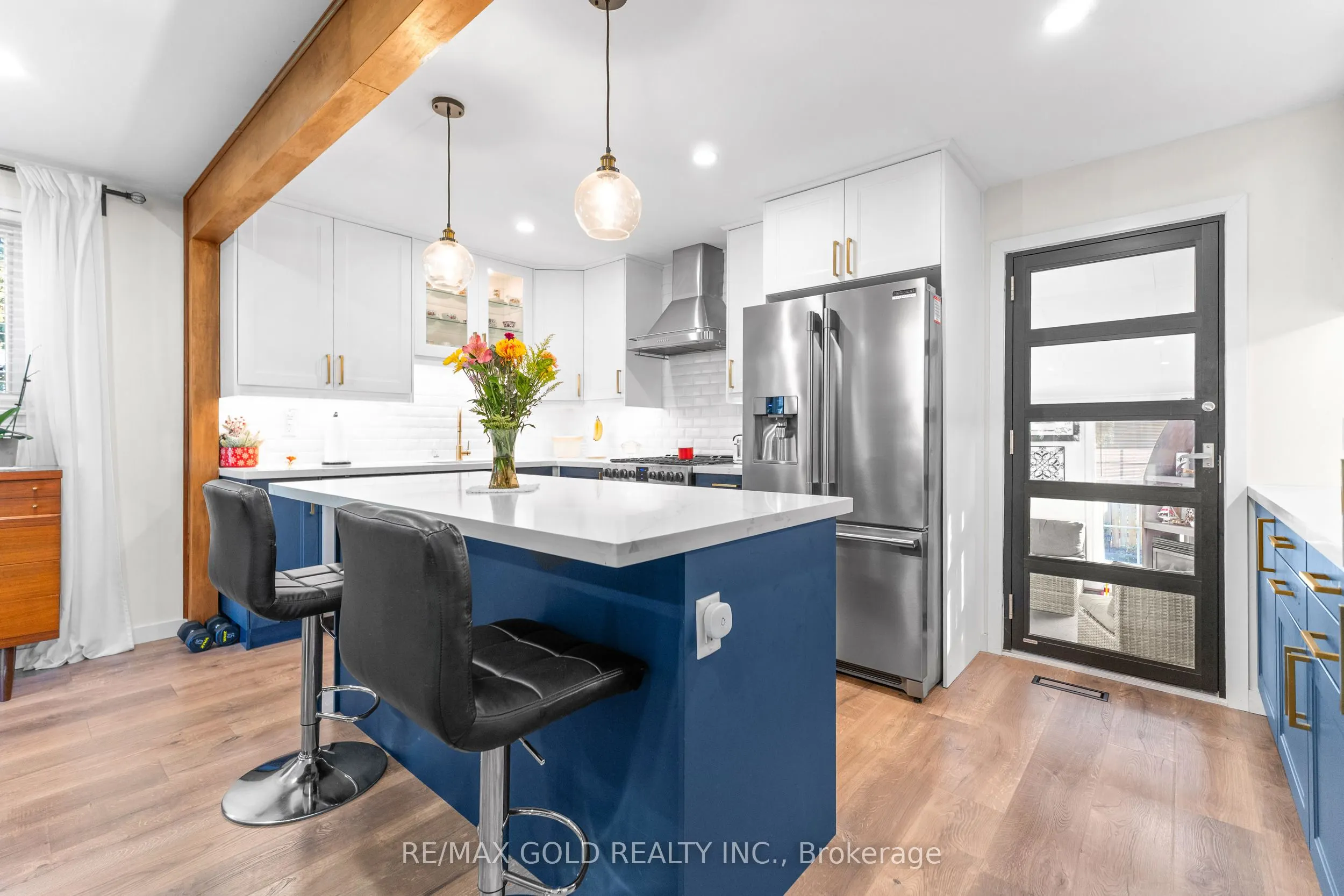 1 Greenbriar Road