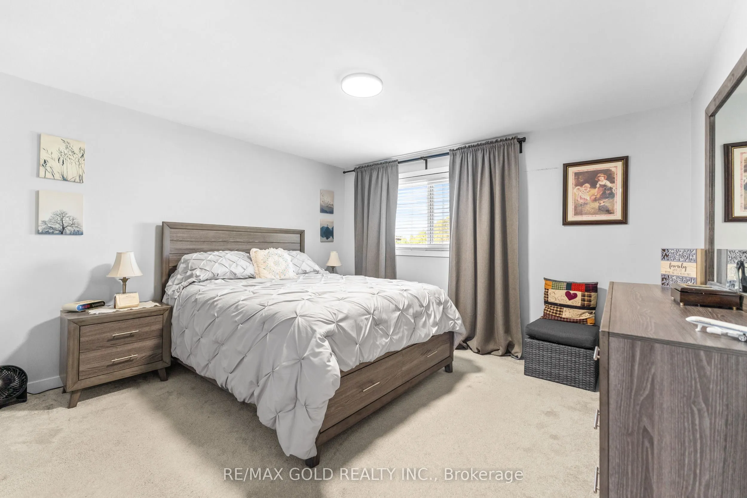 1 Greenbriar Road