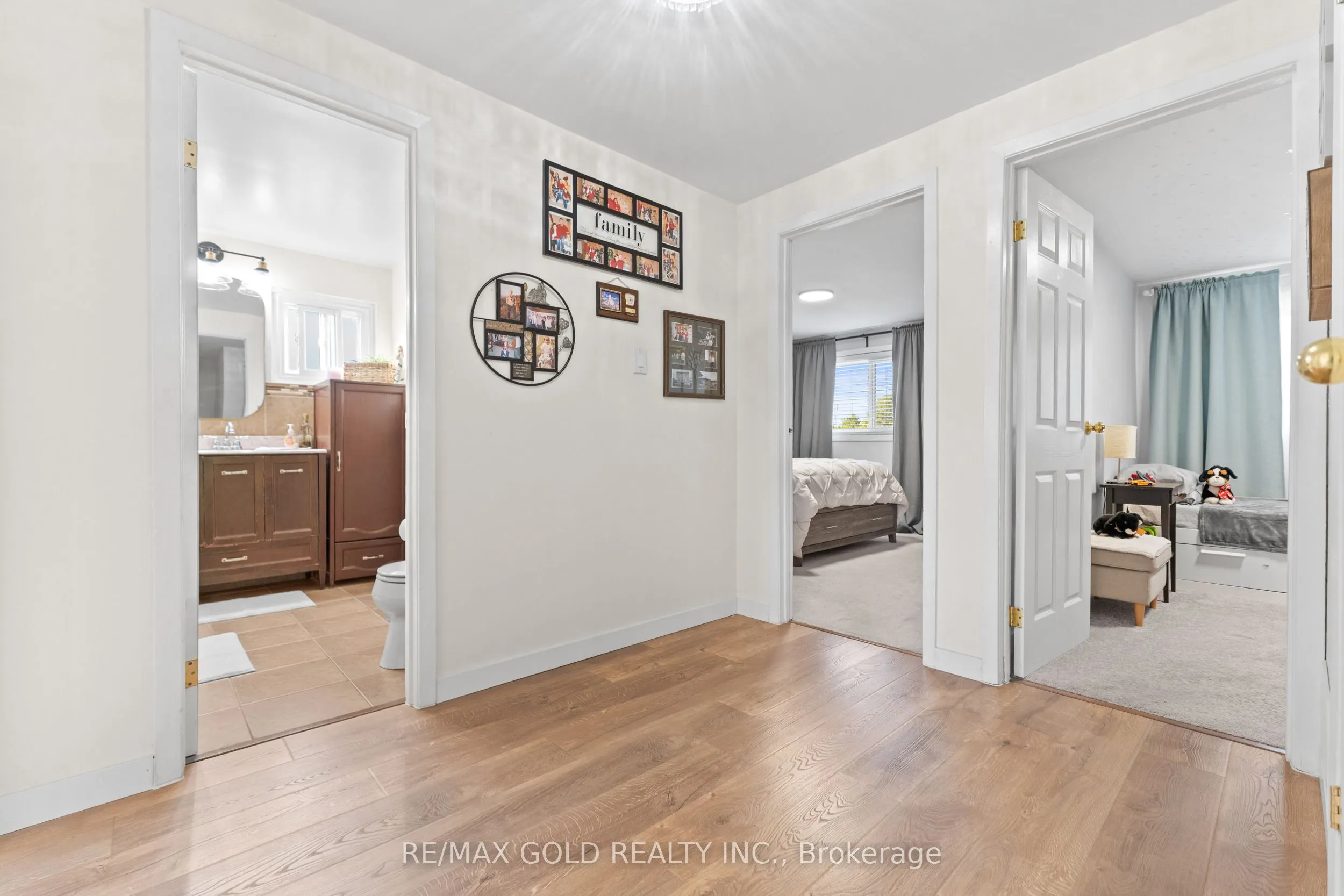 1 Greenbriar Road