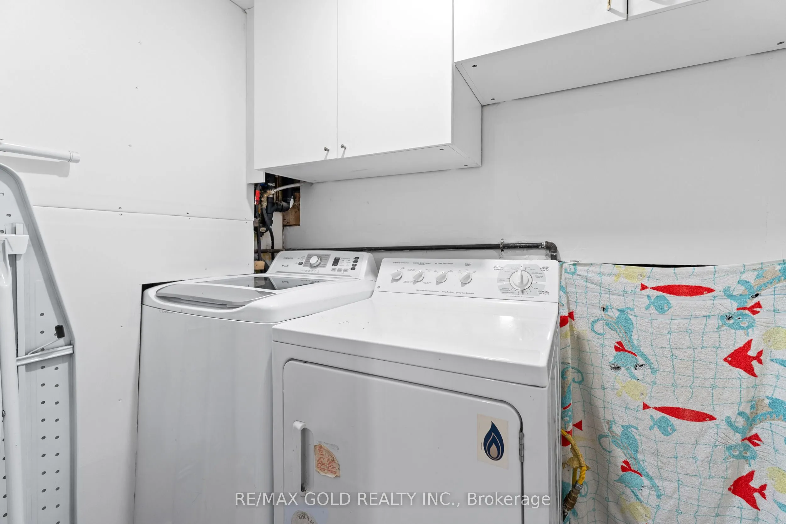 1 Greenbriar Road