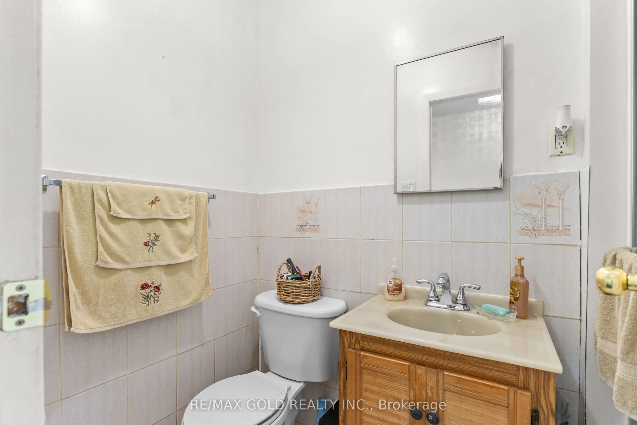 1 Greenbriar Road